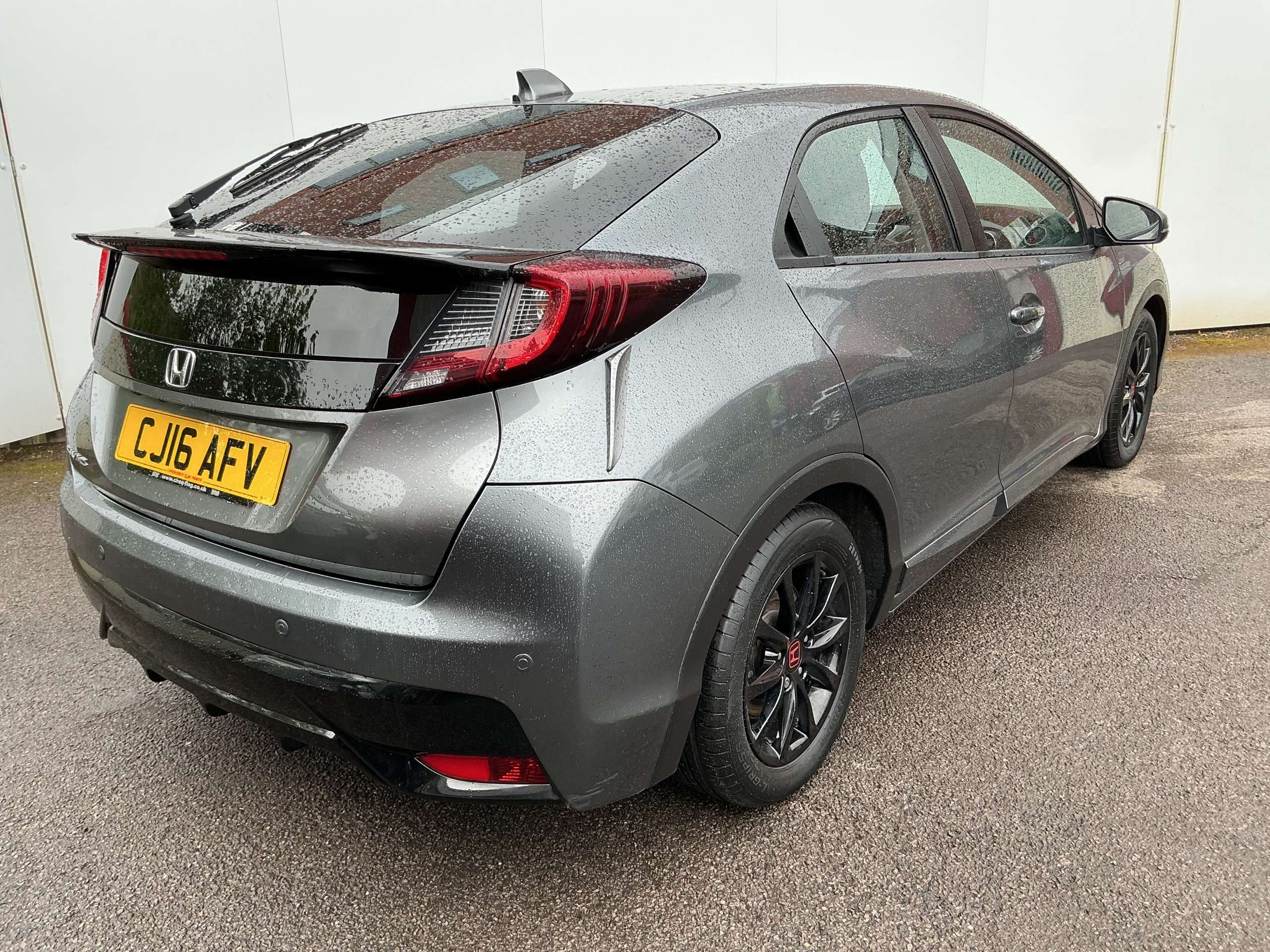 A 2016 HONDA CIVIC 1.6 i-DTEC SE Plus (Navi) Hatchback 5dr Diesel Manual Euro 5 (s/s) (120 ps) A 2016 HONDA CIVIC 1.6 i-DTEC SE Plus (Navi) Hatchback 5dr Diesel Manual Euro 5 (s/s) (120 ps)
