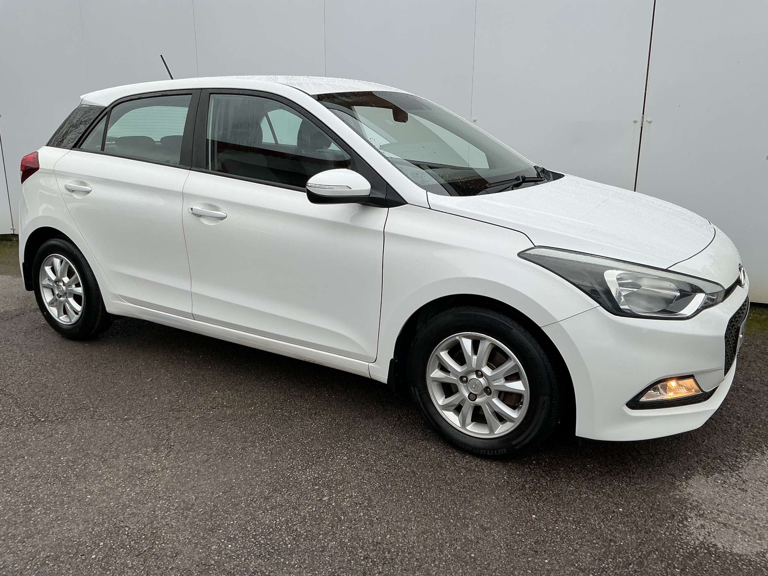 A 2016 HYUNDAI I20 1.4 CRDi SE Hatchback 5dr Diesel Manual Euro 6 (90 ps) A 2016 HYUNDAI I20 1.4 CRDi SE Hatchback 5dr Diesel Manual Euro 6 (90 ps)