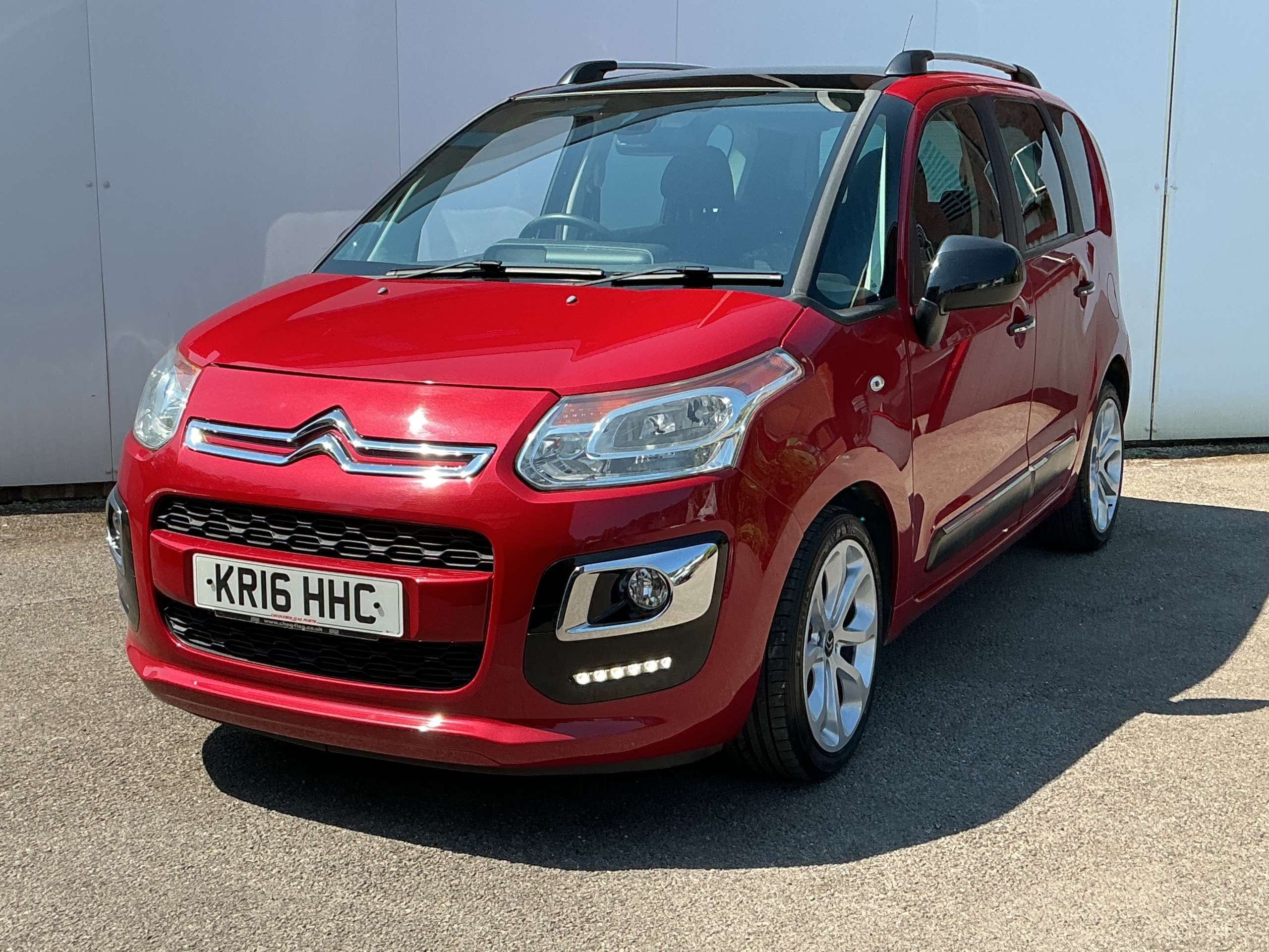 A 2016 CITROEN C3 PICASSO 1.6 BlueHDi Platinum MPV 5dr Diesel Manual Euro 6 (100 ps) A 2016 CITROEN C3 PICASSO 1.6 BlueHDi Platinum MPV 5dr Diesel Manual Euro 6 (100 ps)