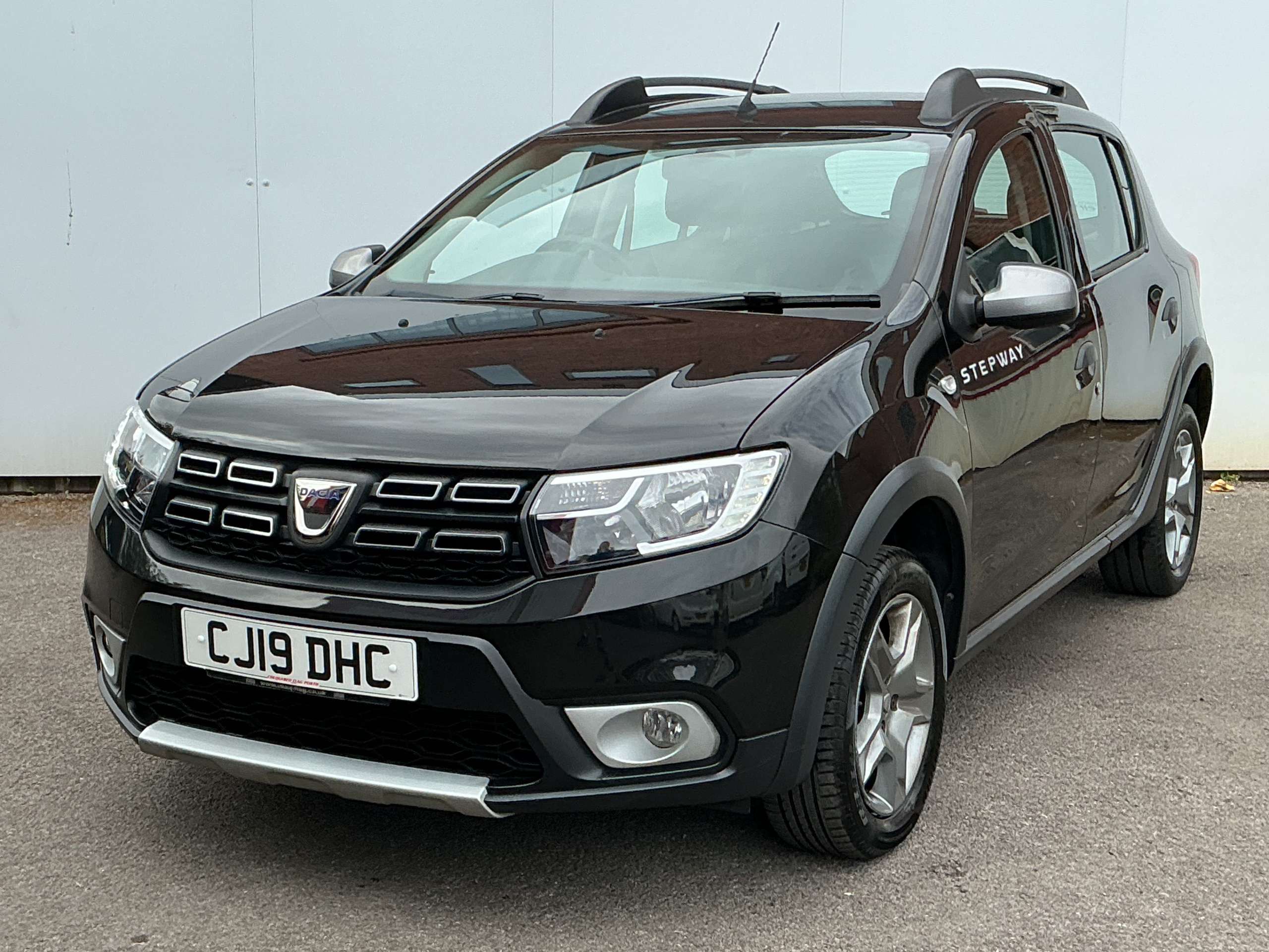 A 2019 DACIA SANDERO STEPWAY 0.9 TCe Essential Hatchback 5dr Petrol Manual Euro 6 (s/s) (90 ps) A 2019 DACIA SANDERO STEPWAY 0.9 TCe Essential Hatchback 5dr Petrol Manual Euro 6 (s/s) (90 ps)