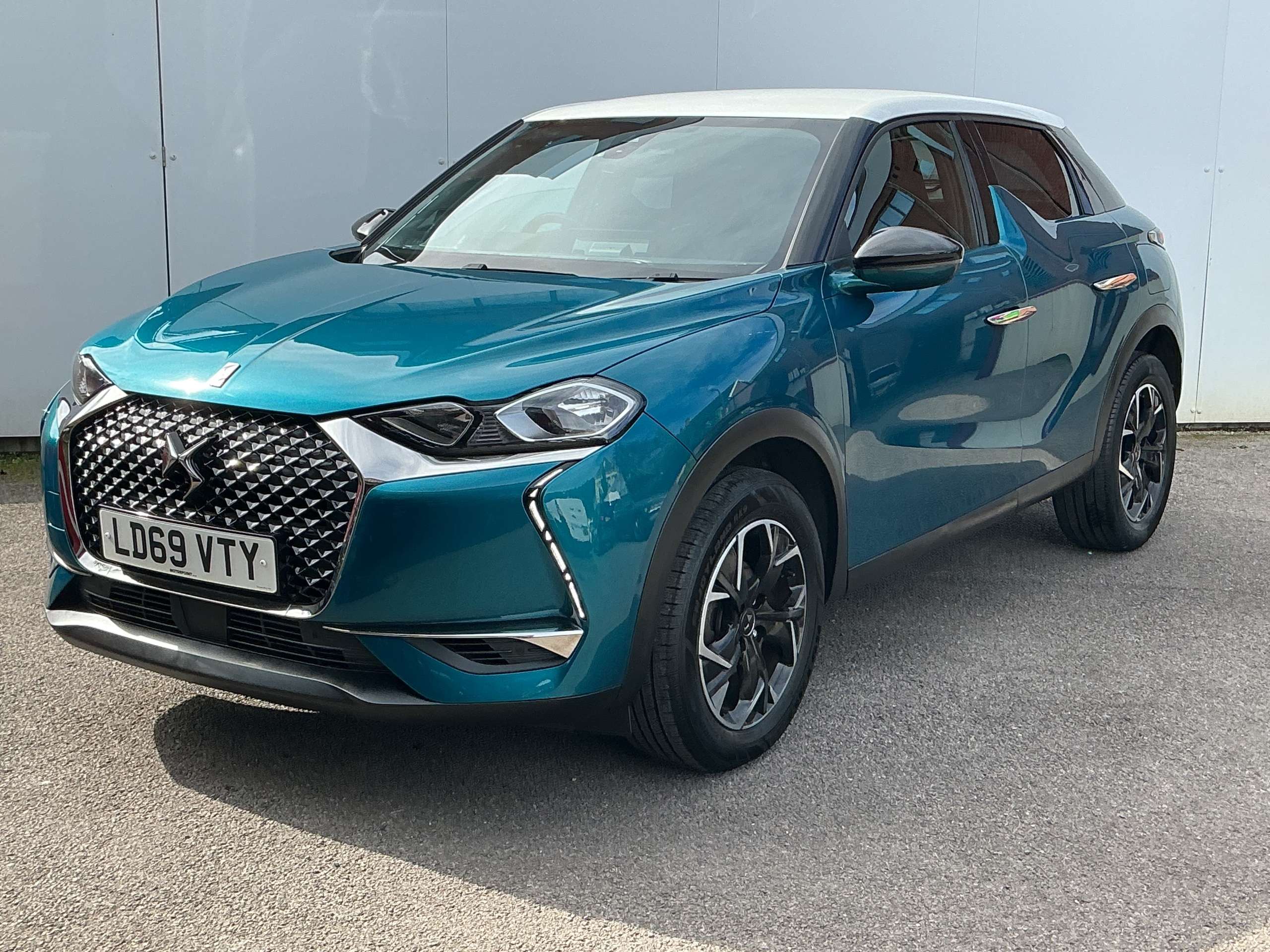 A 2019 DS DS3 CROSSBACK 1.5 BlueHDi Prestige Crossback 5dr Diesel Manual Euro 6 (s/s) (100 ps) A 2019 DS DS3 CROSSBACK 1.5 BlueHDi Prestige Crossback 5dr Diesel Manual Euro 6 (s/s) (100 ps)