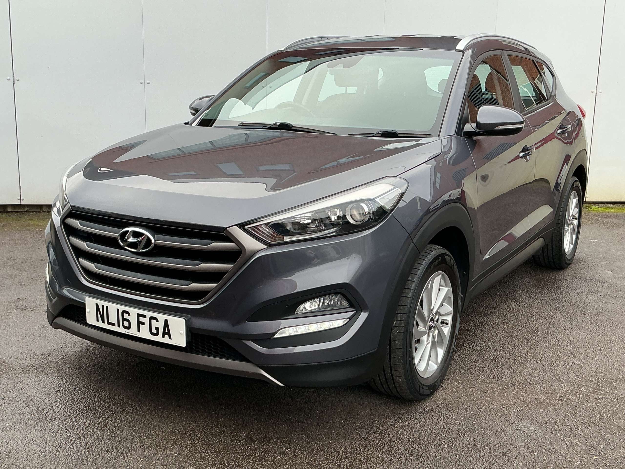 A 2016 HYUNDAI TUCSON 1.7 CRDi Blue Drive SE Nav SUV 5dr Diesel Manual Euro 6 (s/s) (116 ps) A 2016 HYUNDAI TUCSON 1.7 CRDi Blue Drive SE Nav SUV 5dr Diesel Manual Euro 6 (s/s) (116 ps)