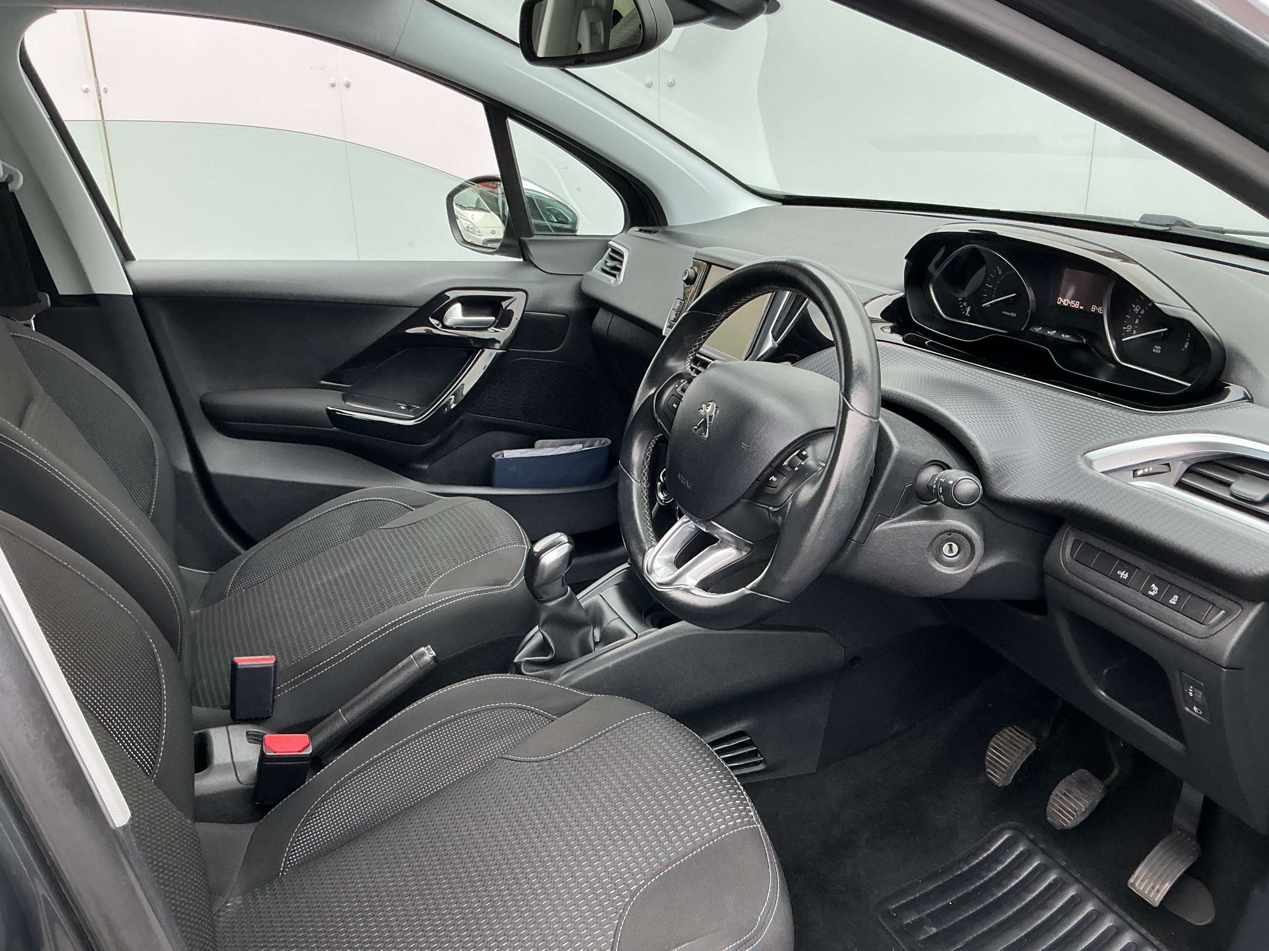 2016 PEUGEOT 208 2016 PEUGEOT 208