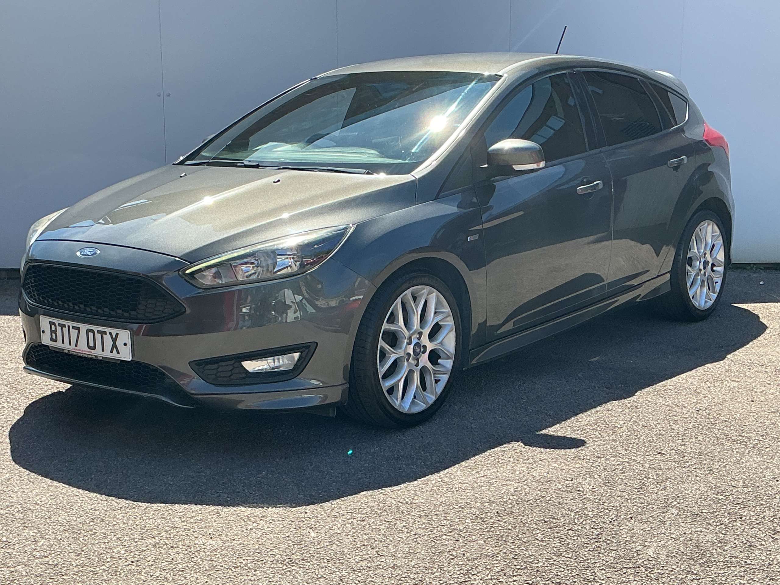 A 2017 FORD FOCUS 1.5 TDCi ST-Line Hatchback 5dr Diesel Manual Euro 6 (s/s) (120 ps) A 2017 FORD FOCUS 1.5 TDCi ST-Line Hatchback 5dr Diesel Manual Euro 6 (s/s) (120 ps)