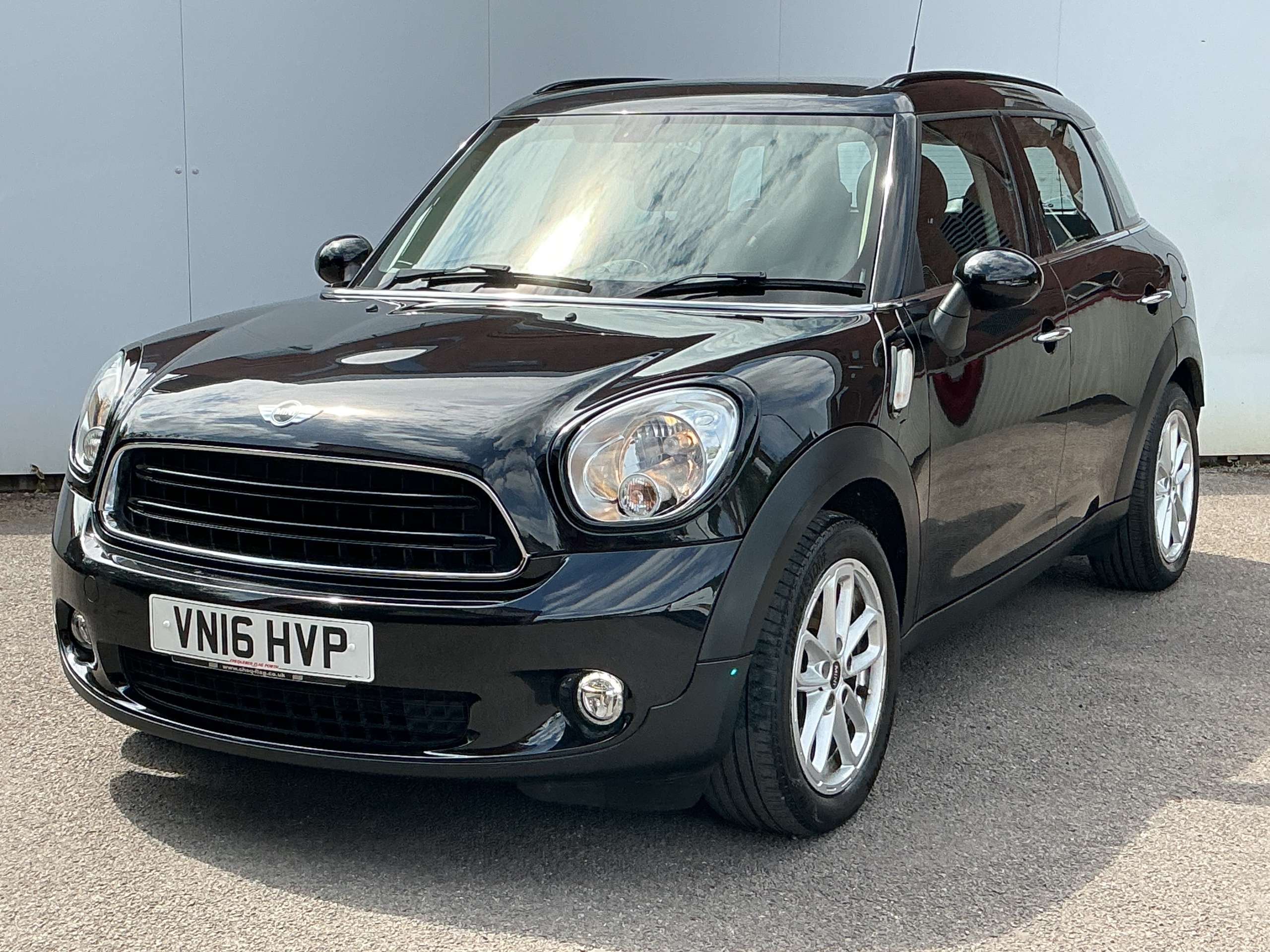 A 2016 MINI COUNTRYMAN 1.6 Cooper D Business Edition SUV 5dr Diesel Manual Euro 5 (s/s) (112 ps) A 2016 MINI COUNTRYMAN 1.6 Cooper D Business Edition SUV 5dr Diesel Manual Euro 5 (s/s) (112 ps)