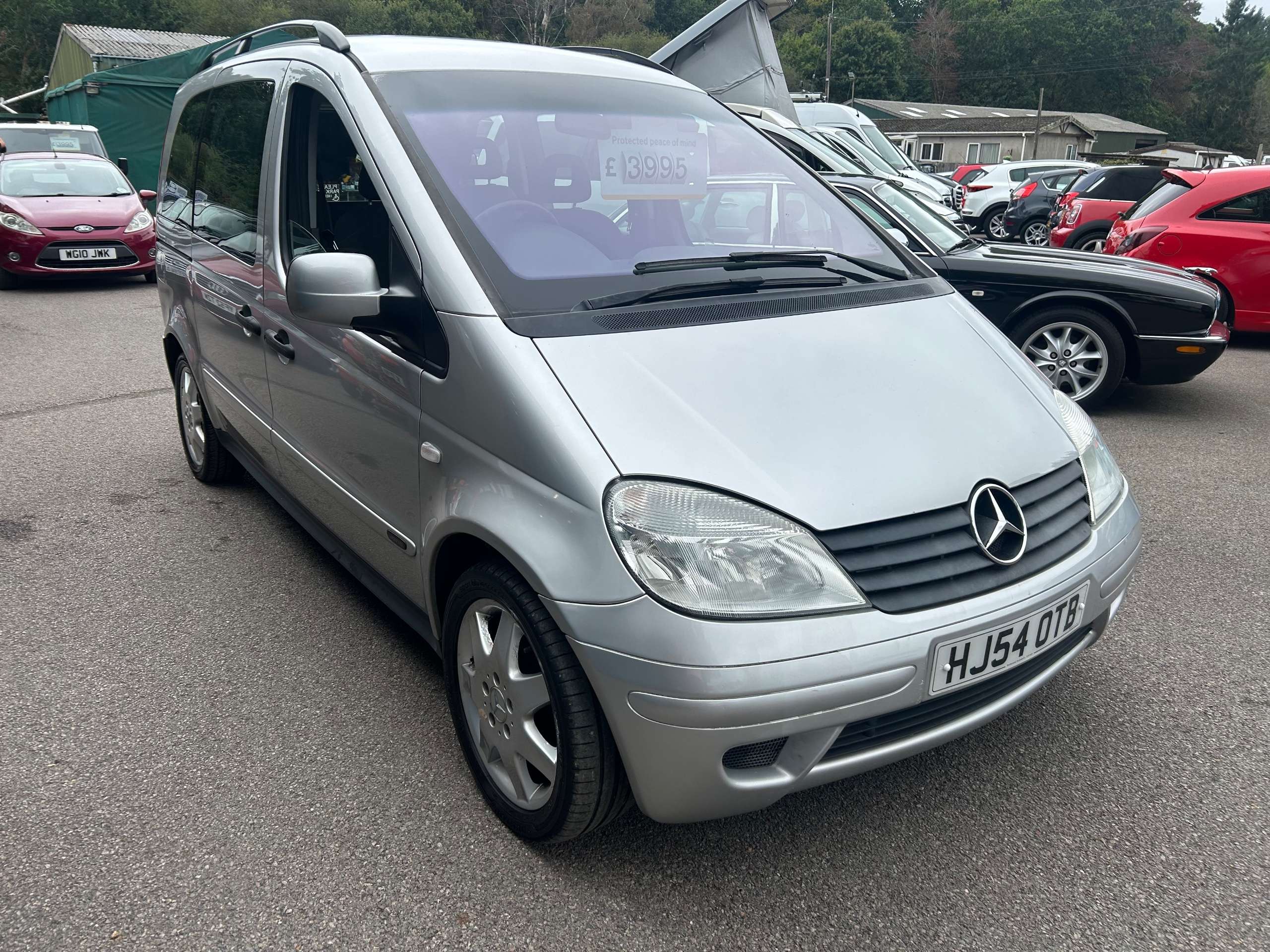 A 2004 MERCEDES-BENZ VANEO 1.7 CDI Ambiente MPV 5dr Diesel Manual (157 g/km, 90 bhp) A 2004 MERCEDES-BENZ VANEO 1.7 CDI Ambiente MPV 5dr Diesel Manual (157 g/km, 90 bhp)