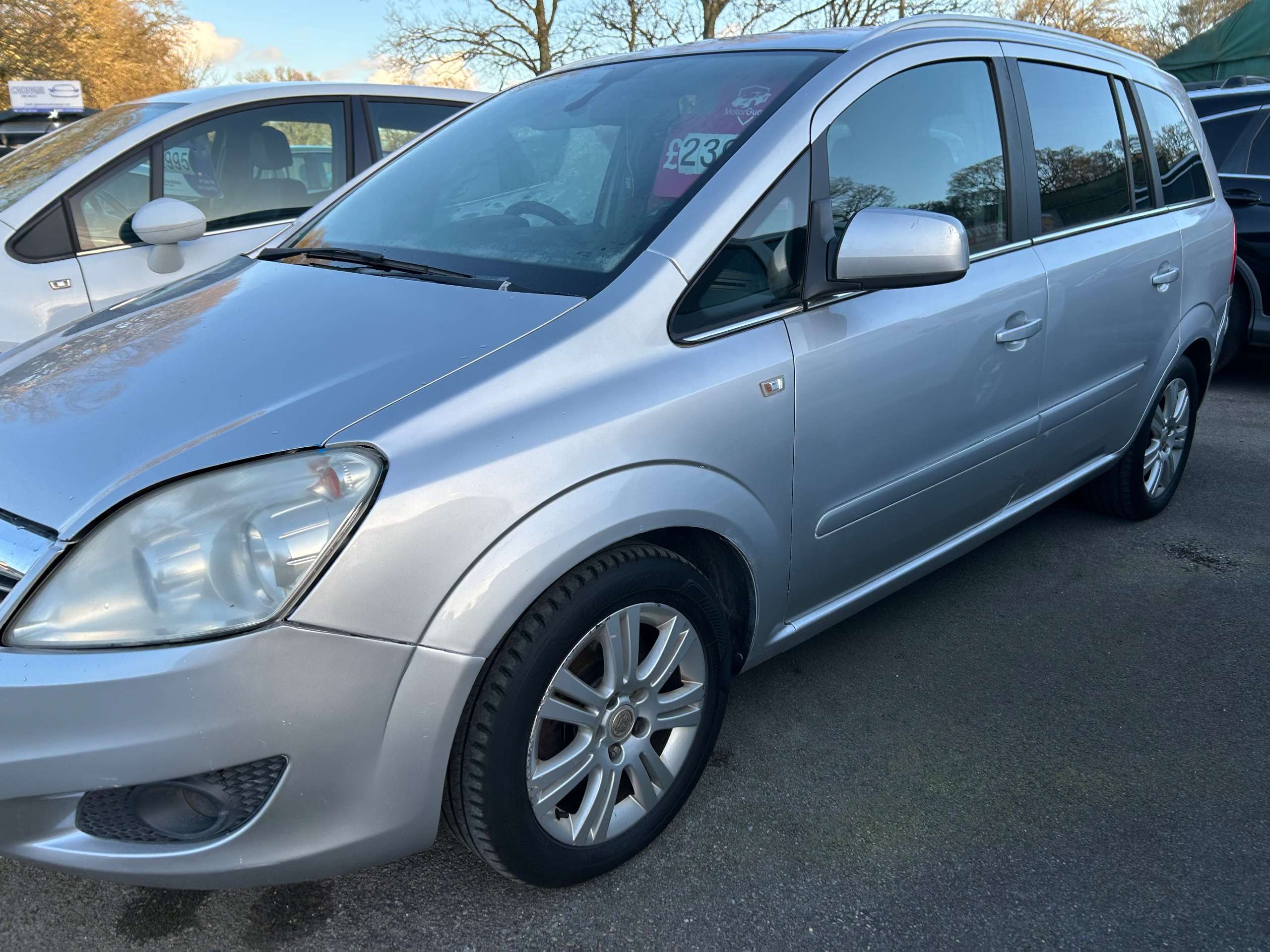 A 2013 VAUXHALL ZAFIRA 1.7 CDTi ecoFLEX Design MPV 5dr Diesel Manual Euro 5 (SNav) (110 ps) A 2013 VAUXHALL ZAFIRA 1.7 CDTi ecoFLEX Design MPV 5dr Diesel Manual Euro 5 (SNav) (110 ps)