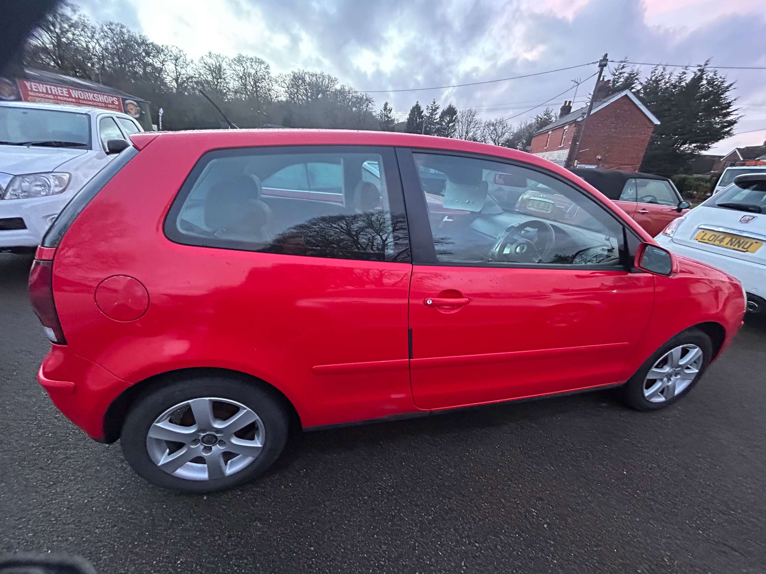 A 2006 VOLKSWAGEN POLO 1.2 S Hatchback 3dr Petrol Manual (144 g/km, 55 bhp) A 2006 VOLKSWAGEN POLO 1.2 S Hatchback 3dr Petrol Manual (144 g/km, 55 bhp)