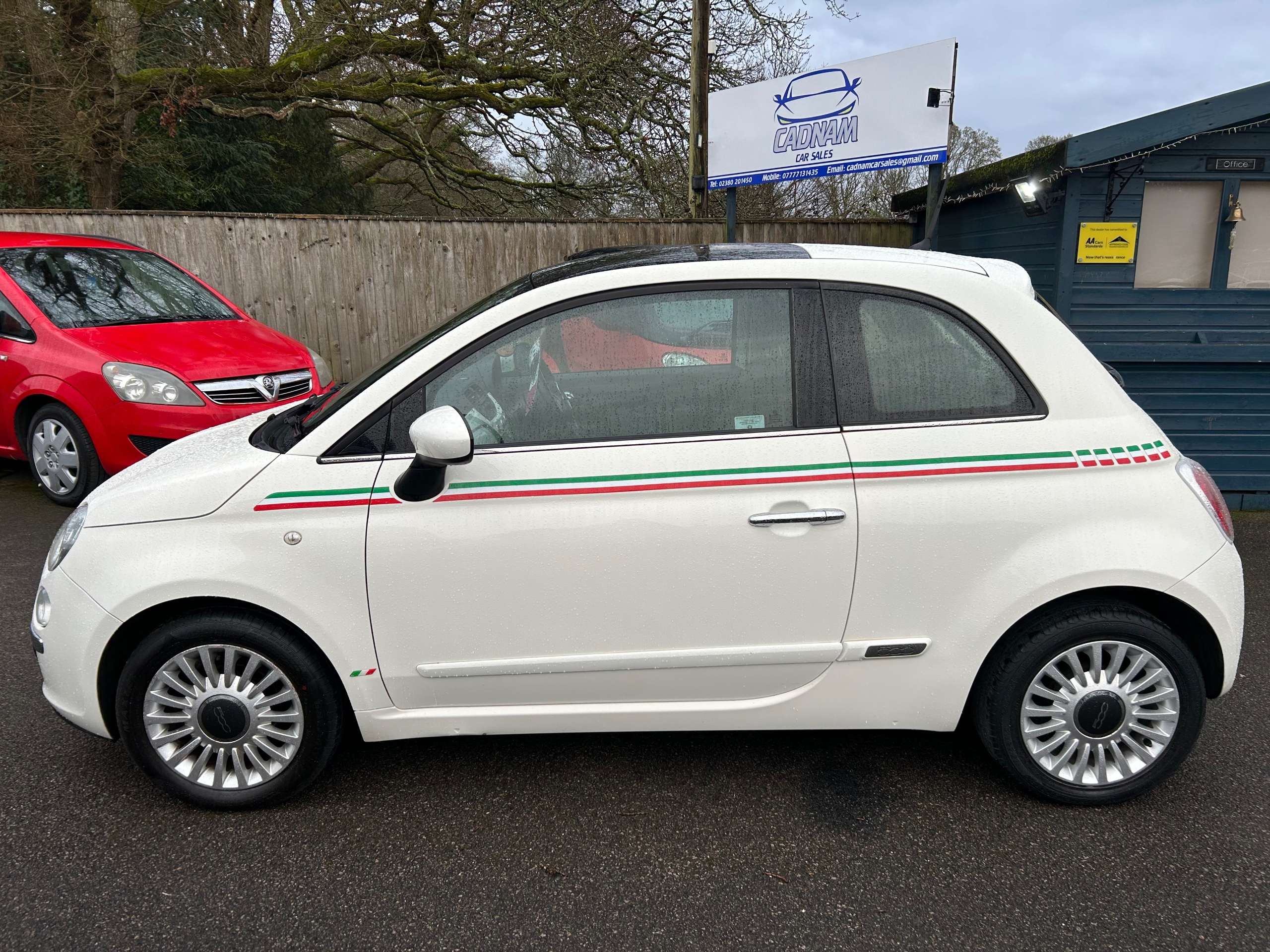 A 2012 FIAT 500 1.2 Lounge Hatchback 3dr Petrol Manual Euro 4 (69 bhp) A 2012 FIAT 500 1.2 Lounge Hatchback 3dr Petrol Manual Euro 4 (69 bhp)