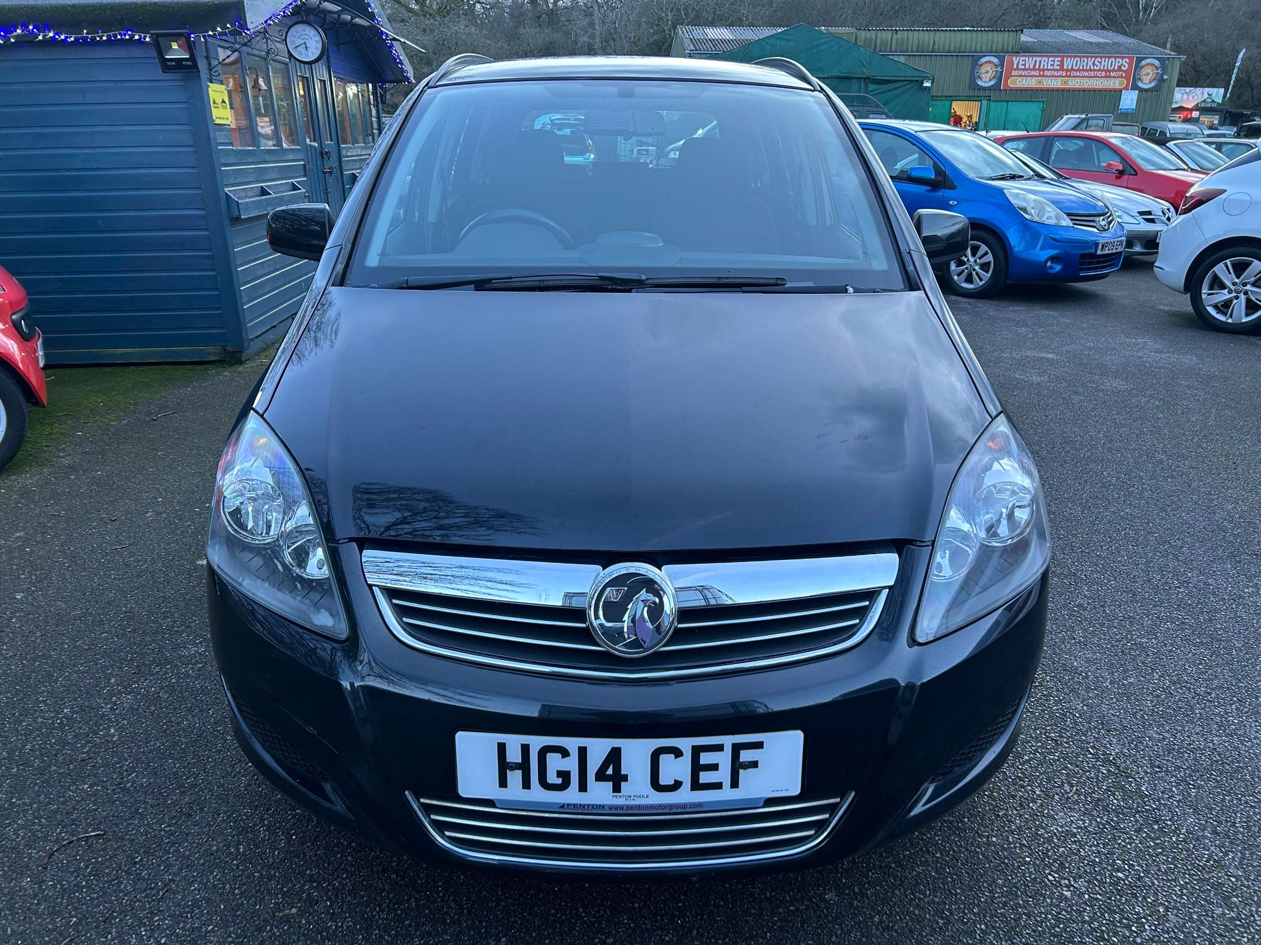 A 2014 VAUXHALL ZAFIRA 1.8 16V Exclusiv MPV 5dr Petrol Manual Euro 5 (120 ps) A 2014 VAUXHALL ZAFIRA 1.8 16V Exclusiv MPV 5dr Petrol Manual Euro 5 (120 ps)