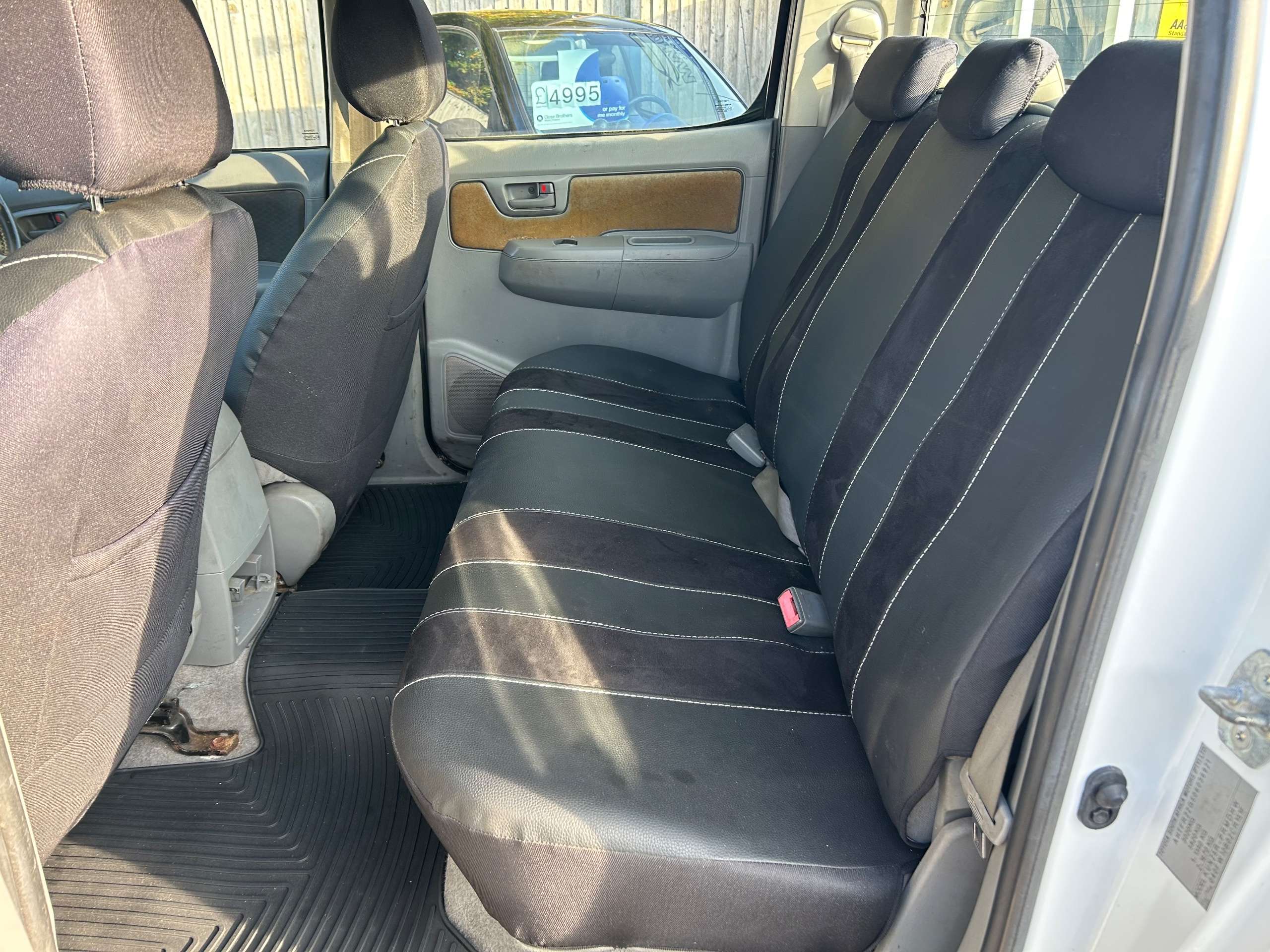 2011 TOYOTA HILUX 2011 TOYOTA HILUX