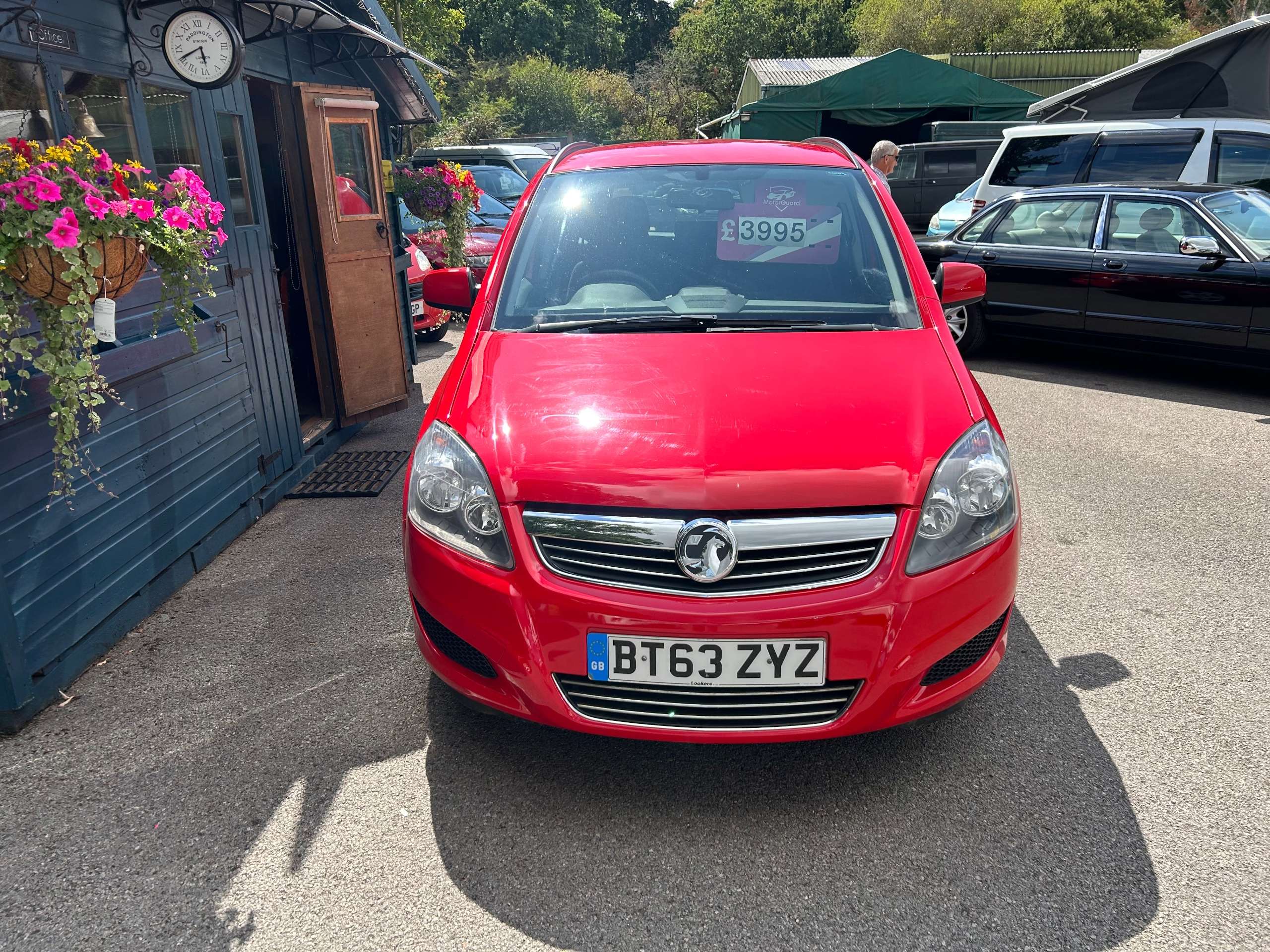 A 2014 VAUXHALL ZAFIRA 1.7 CDTi ecoFLEX Exclusiv MPV 5dr Diesel Manual Euro 5 (SNav) (110 ps) A 2014 VAUXHALL ZAFIRA 1.7 CDTi ecoFLEX Exclusiv MPV 5dr Diesel Manual Euro 5 (SNav) (110 ps)