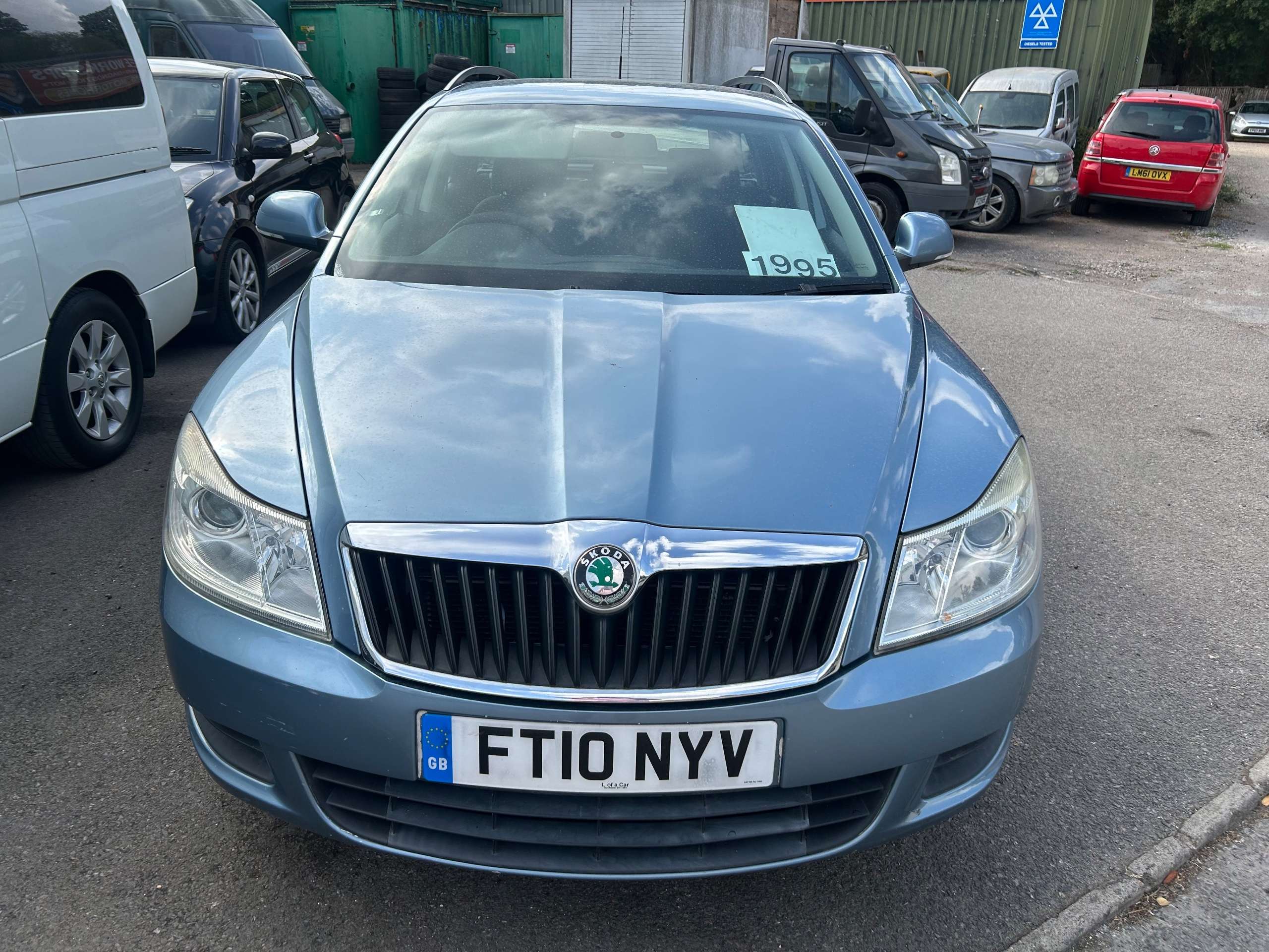A 2010 SKODA OCTAVIA 1.6 TDI SE Estate 5dr Diesel Manual Euro 5 (105 ps) A 2010 SKODA OCTAVIA 1.6 TDI SE Estate 5dr Diesel Manual Euro 5 (105 ps)