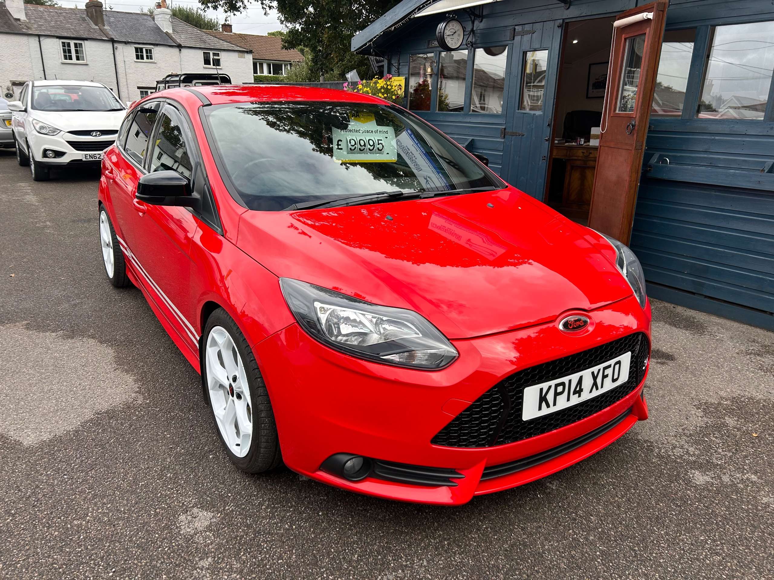 A 2014 FORD FOCUS 2.0T EcoBoost ST-2 Hatchback 5dr Petrol Manual Euro 5 (s/s) (250 ps) A 2014 FORD FOCUS 2.0T EcoBoost ST-2 Hatchback 5dr Petrol Manual Euro 5 (s/s) (250 ps)