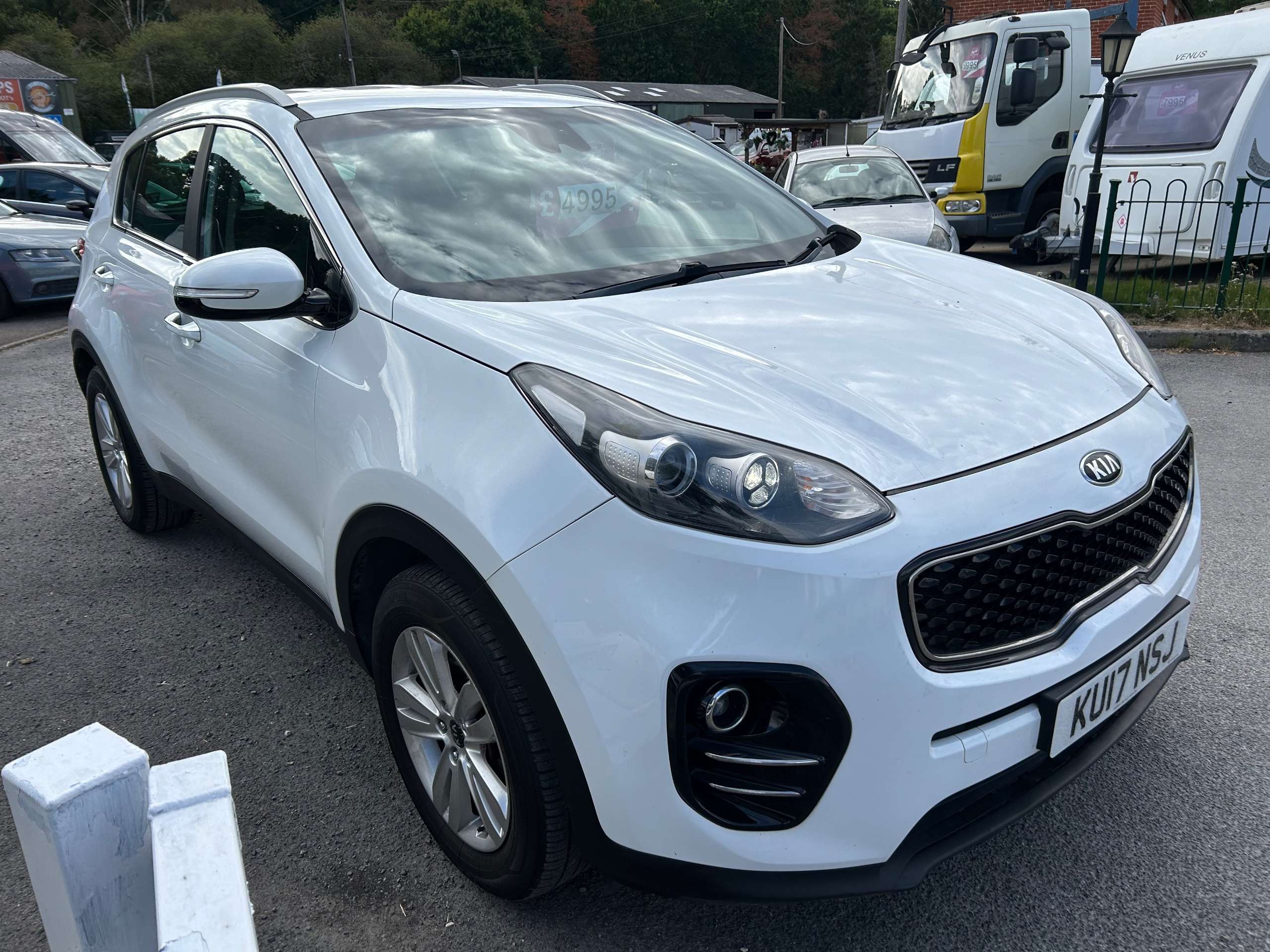 A 2017 KIA SPORTAGE 1.7 CRDi 2 SUV 5dr Diesel Manual Euro 6 (s/s) (114 bhp) A 2017 KIA SPORTAGE 1.7 CRDi 2 SUV 5dr Diesel Manual Euro 6 (s/s) (114 bhp)