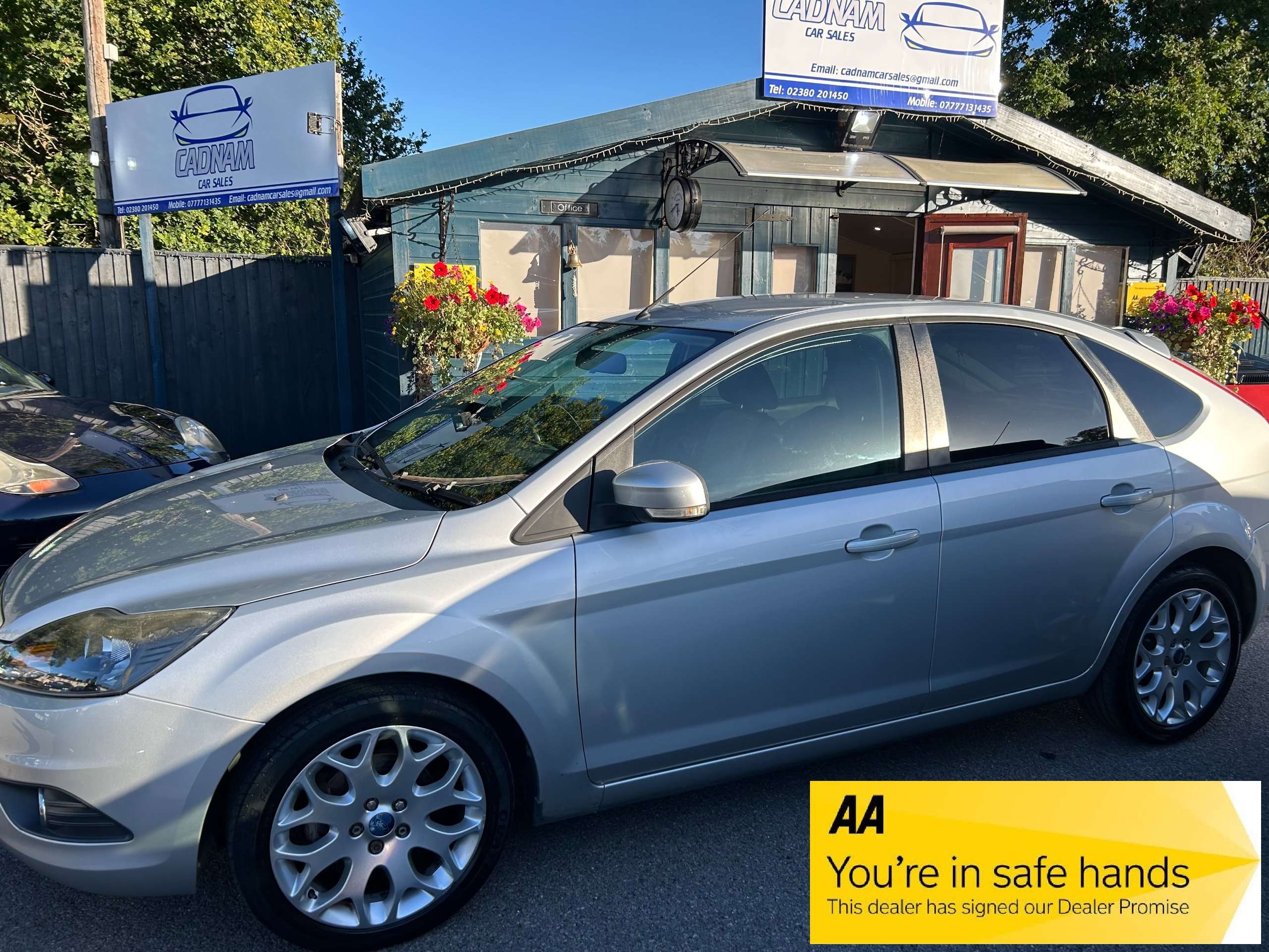 A 2010 FORD FOCUS 1.6 Zetec Hatchback 5dr Petrol Manual (161 g/km, 99 bhp) A 2010 FORD FOCUS 1.6 Zetec Hatchback 5dr Petrol Manual (161 g/km, 99 bhp)