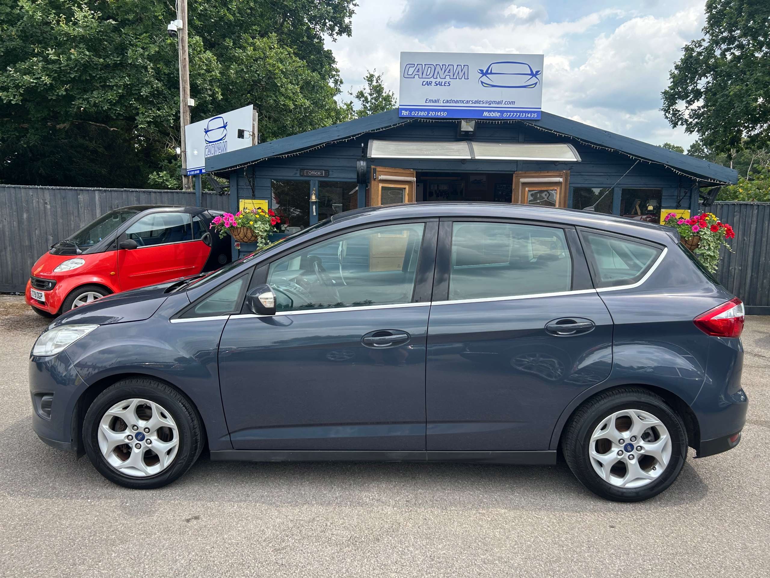 A 2014 FORD C-MAX 1.6 TDCi Zetec MPV 5dr Diesel Manual Euro 5 (115 ps) A 2014 FORD C-MAX 1.6 TDCi Zetec MPV 5dr Diesel Manual Euro 5 (115 ps)