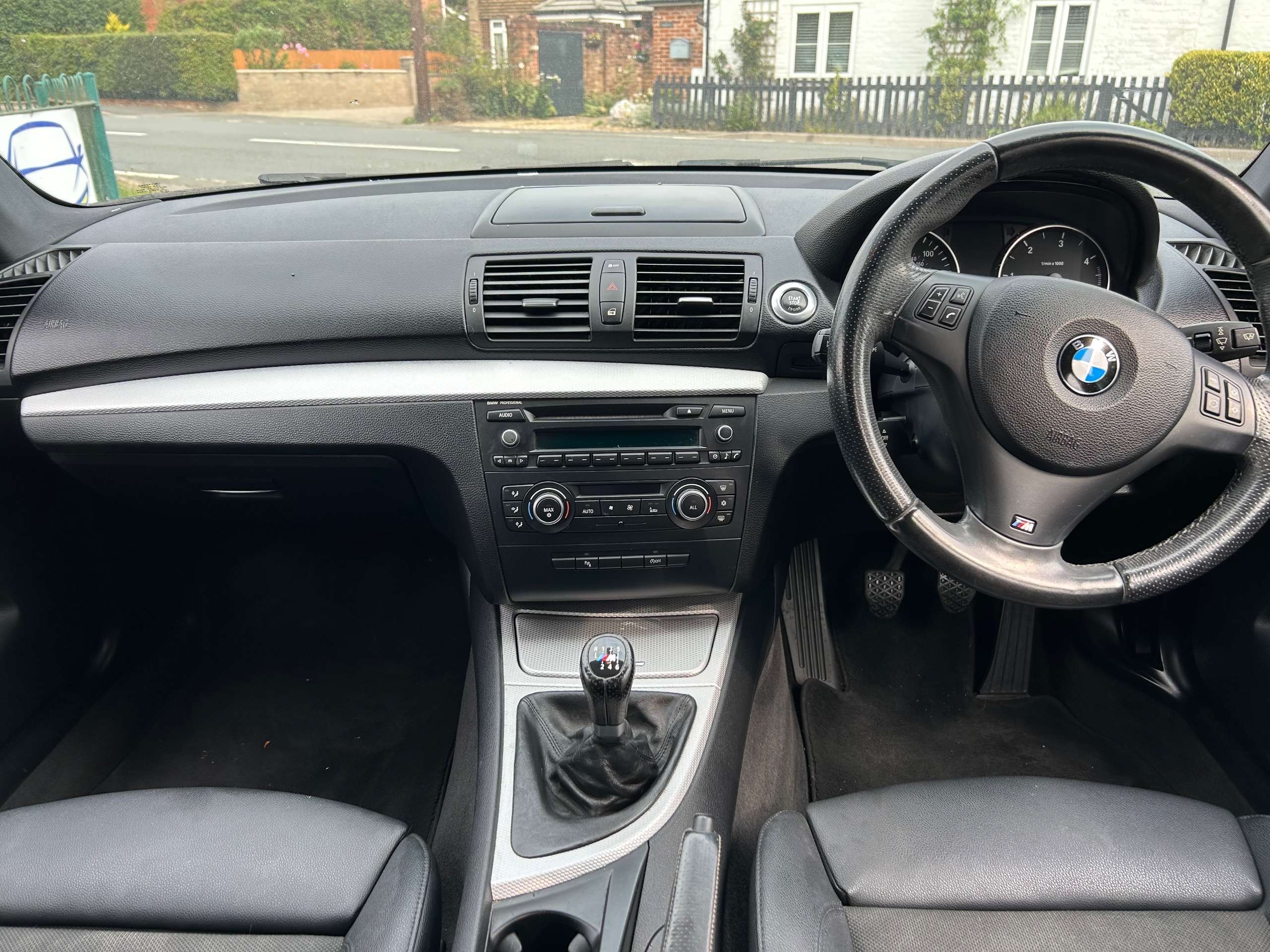 2011 BMW 1 SERIES 2011 BMW 1 SERIES
