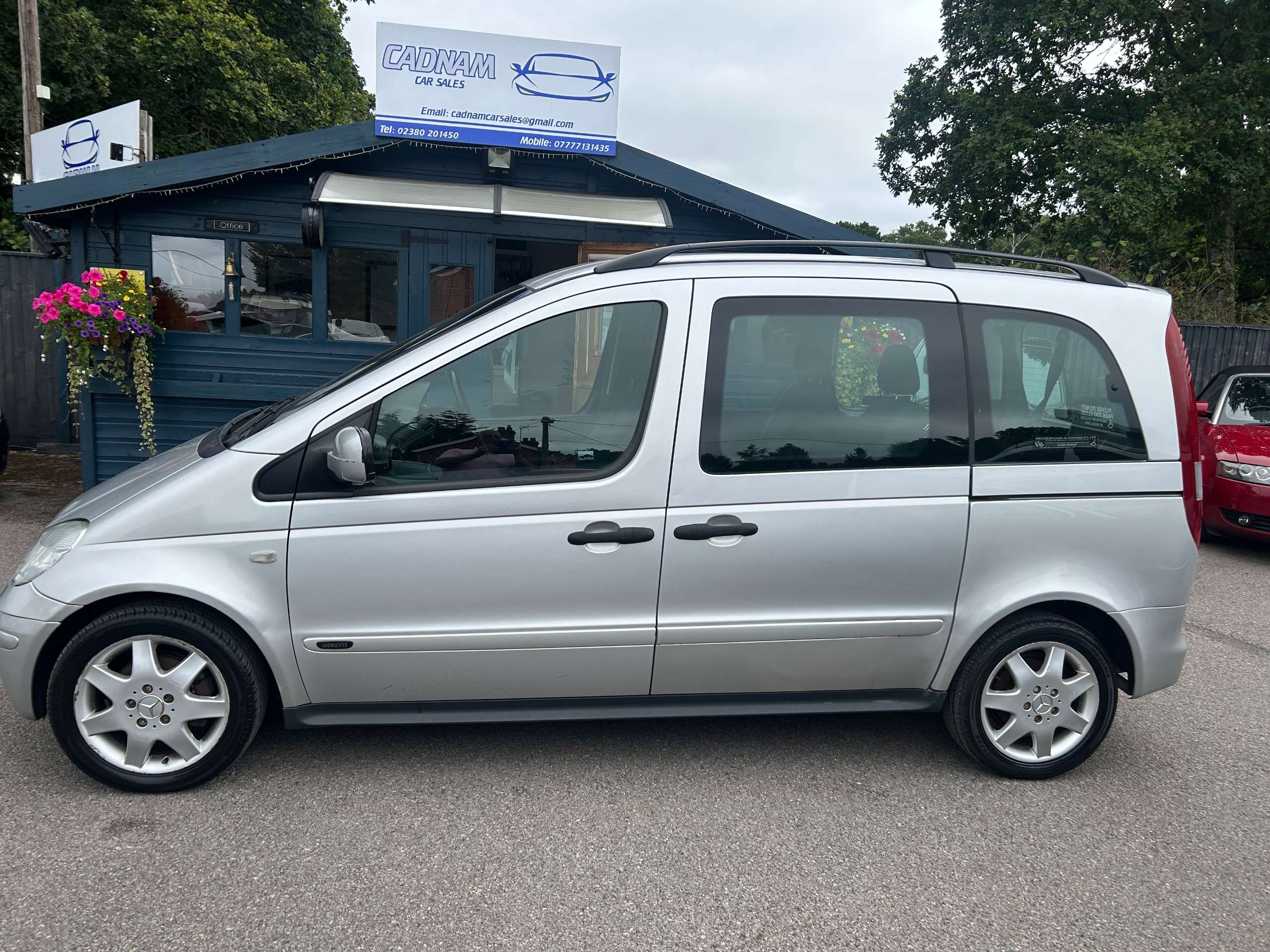 A 2004 MERCEDES-BENZ VANEO 1.7 CDI Ambiente MPV 5dr Diesel Manual (157 g/km, 90 bhp) A 2004 MERCEDES-BENZ VANEO 1.7 CDI Ambiente MPV 5dr Diesel Manual (157 g/km, 90 bhp)