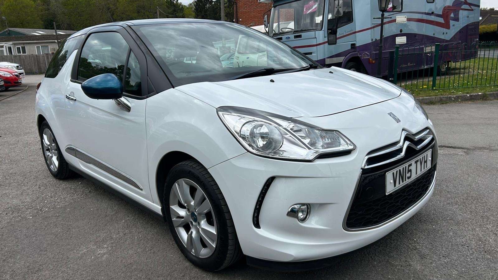 A 2015 CITROEN DS3 1.2 PureTech DSign Plus Hatchback 3dr Petrol Manual Euro 5 (82 ps) A 2015 CITROEN DS3 1.2 PureTech DSign Plus Hatchback 3dr Petrol Manual Euro 5 (82 ps)