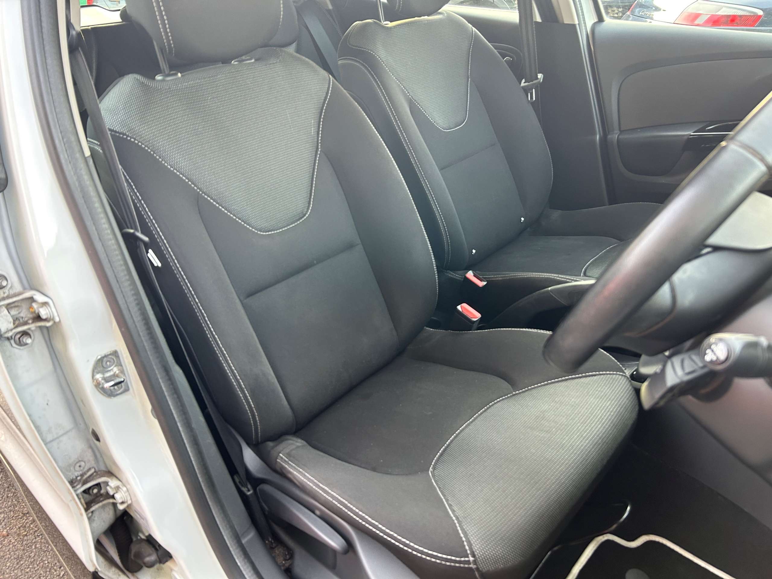 2014 RENAULT CLIO 2014 RENAULT CLIO