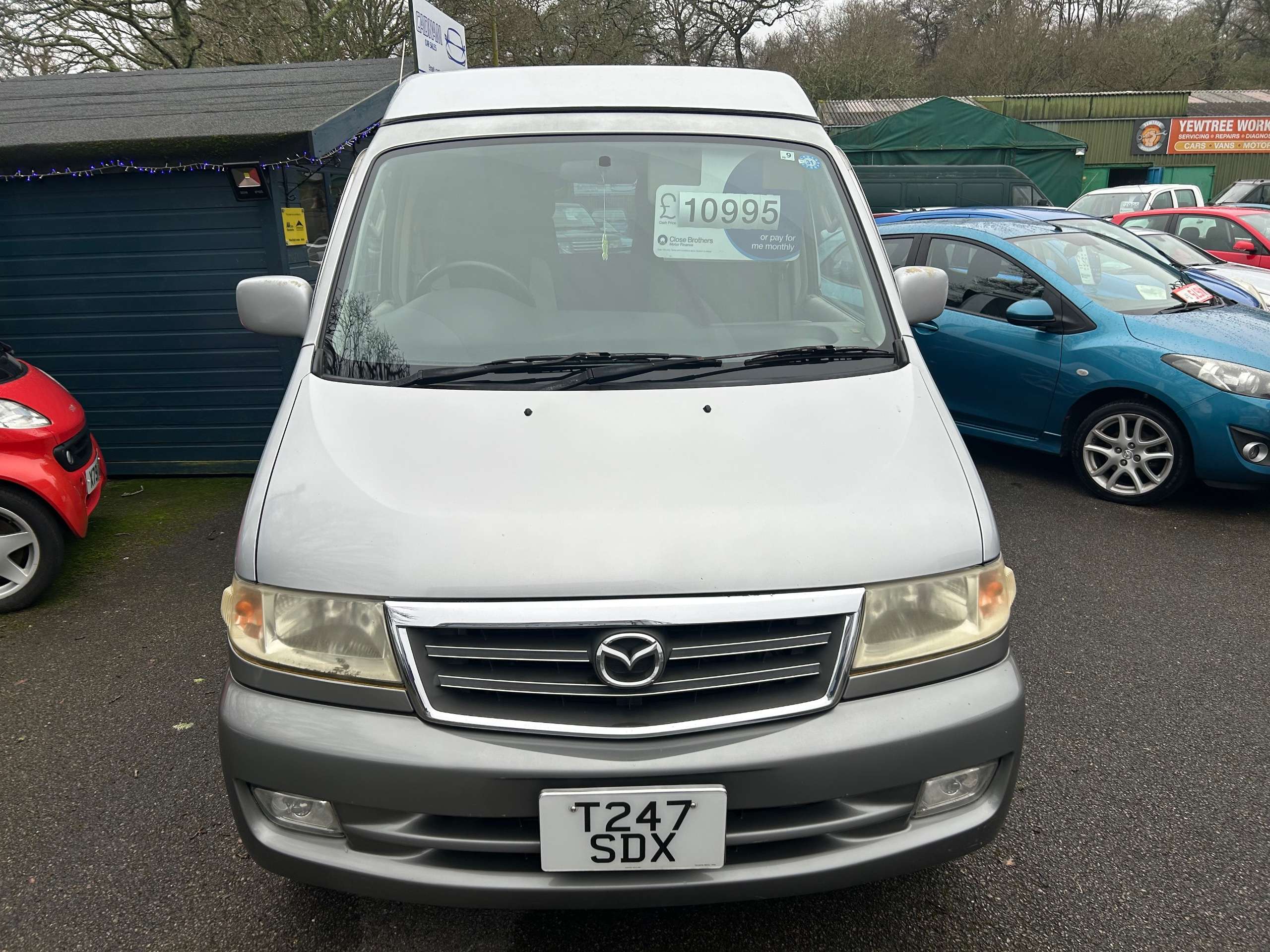 A 1999 MAZDA BONGO Campervan A 1999 MAZDA BONGO Campervan