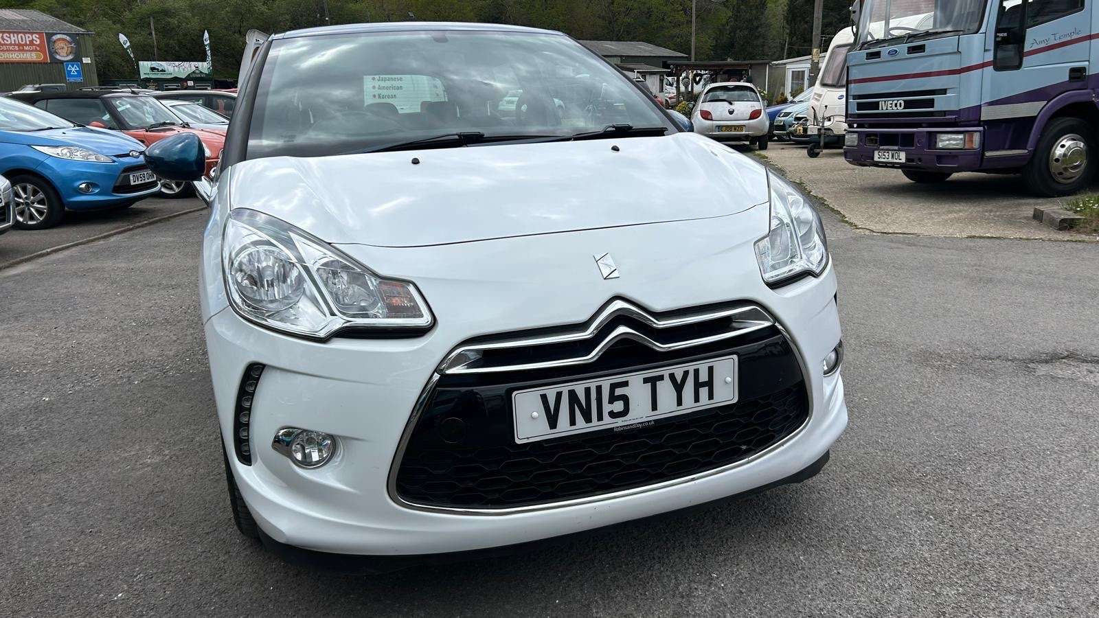 A 2015 CITROEN DS3 1.2 PureTech DSign Plus Hatchback 3dr Petrol Manual Euro 5 (82 ps) A 2015 CITROEN DS3 1.2 PureTech DSign Plus Hatchback 3dr Petrol Manual Euro 5 (82 ps)