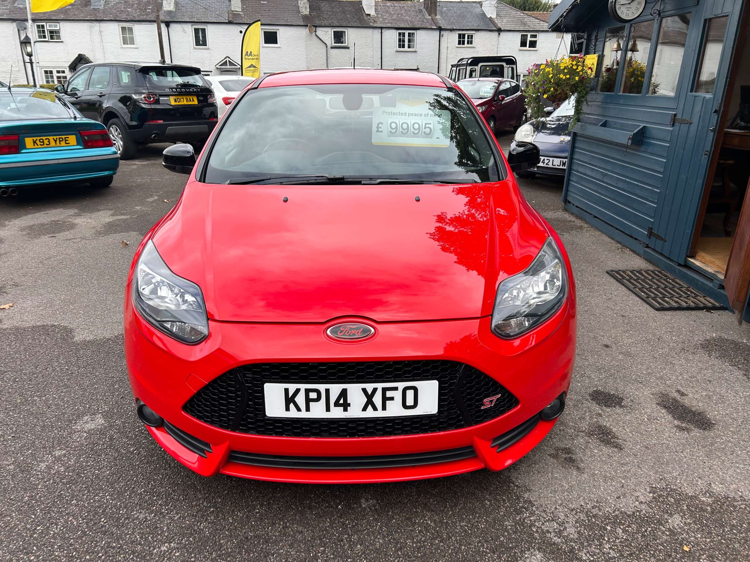 A 2014 FORD FOCUS 2.0T EcoBoost ST-2 Hatchback 5dr Petrol Manual Euro 5 (s/s) (250 ps) A 2014 FORD FOCUS 2.0T EcoBoost ST-2 Hatchback 5dr Petrol Manual Euro 5 (s/s) (250 ps)