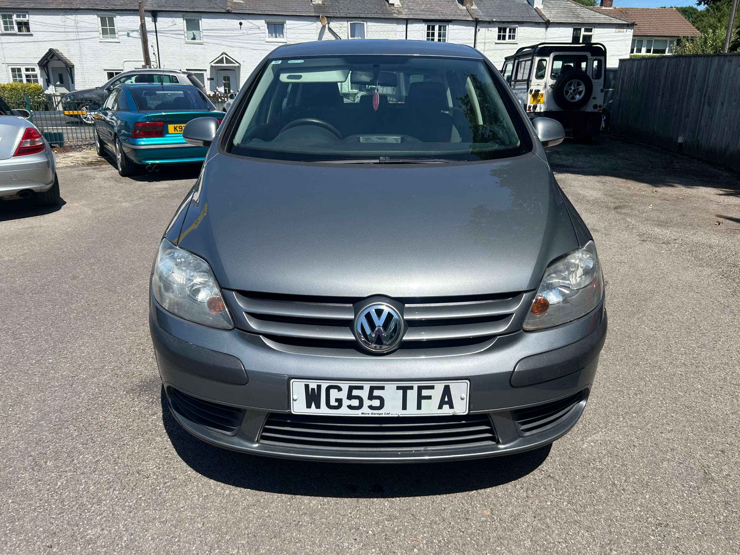 A 2005 VOLKSWAGEN GOLF PLUS 1.6 FSI S Hatchback 5dr Petrol Manual (178 g/km, 113 bhp) A 2005 VOLKSWAGEN GOLF PLUS 1.6 FSI S Hatchback 5dr Petrol Manual (178 g/km, 113 bhp)