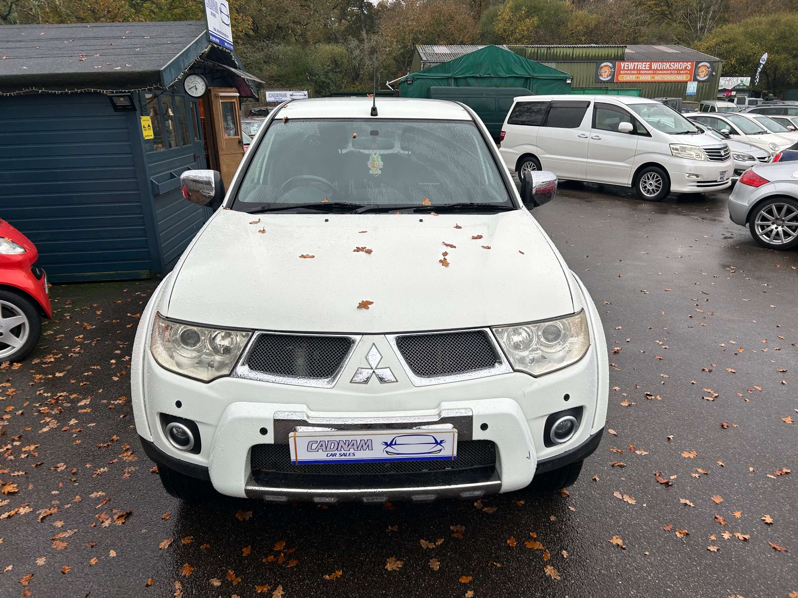 null MITSUBISHI L200 null MITSUBISHI L200