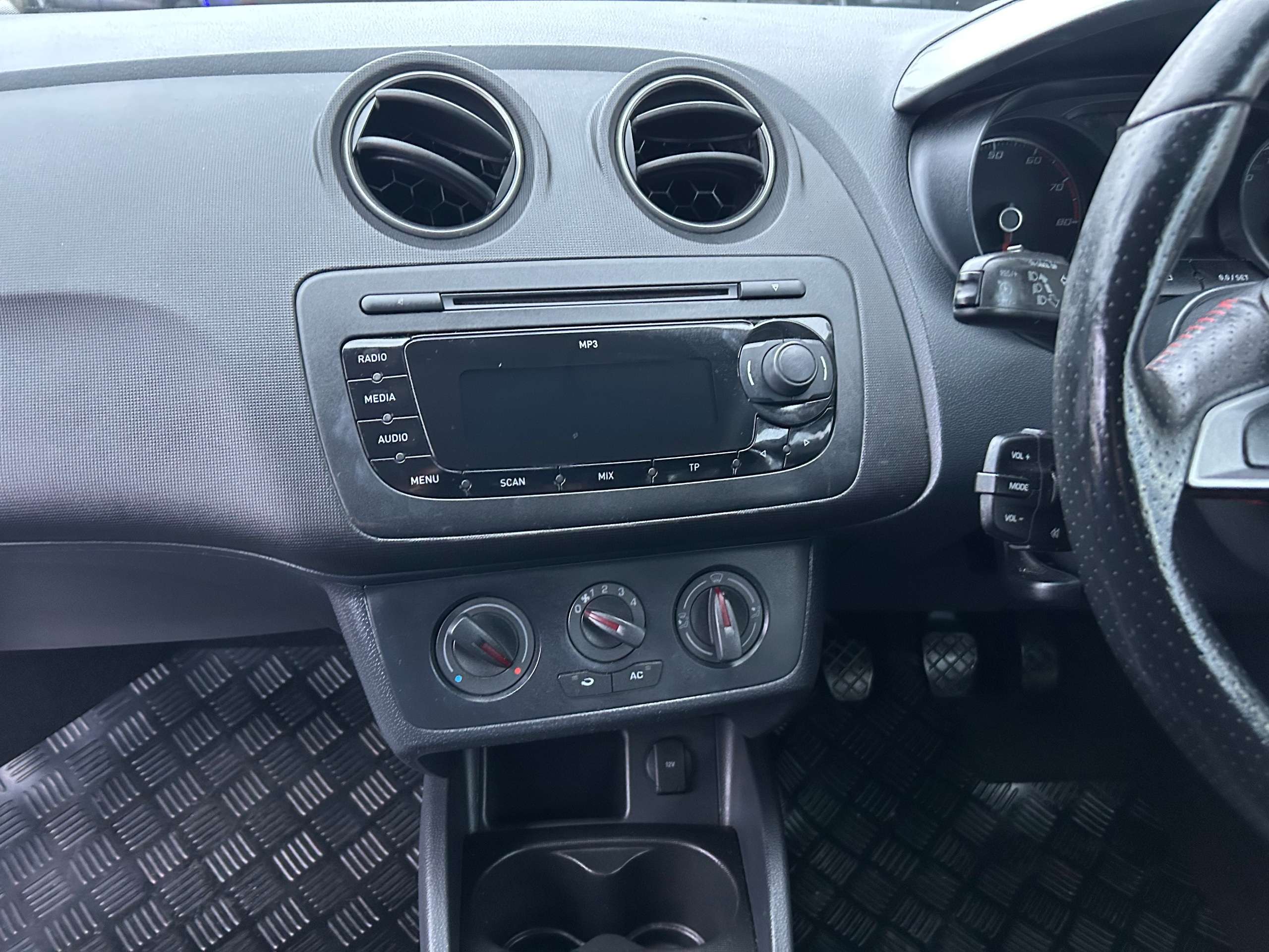 2012 SEAT IBIZA 2012 SEAT IBIZA