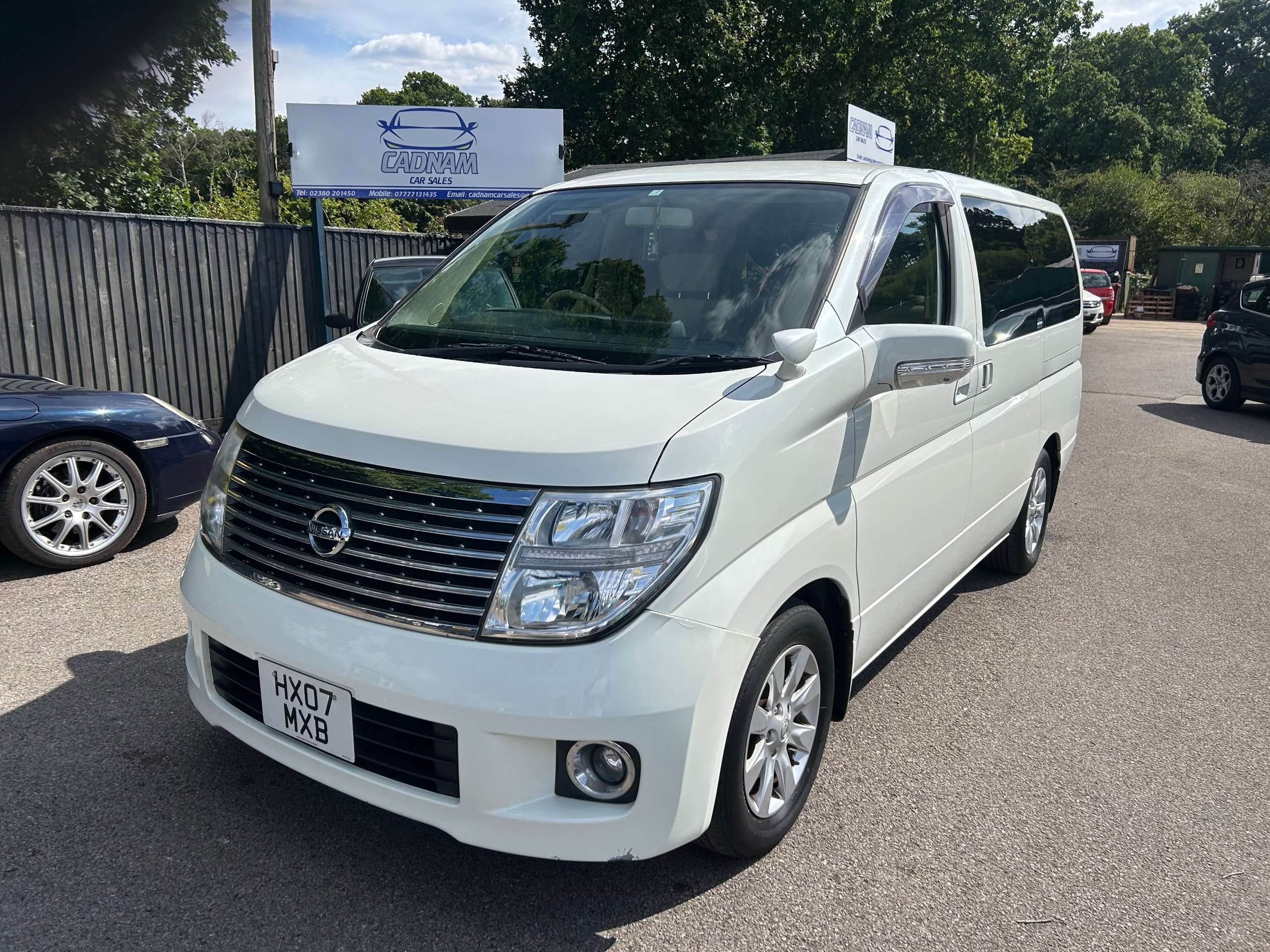 A 2007 NISSAN ELGRAND A 2007 NISSAN ELGRAND