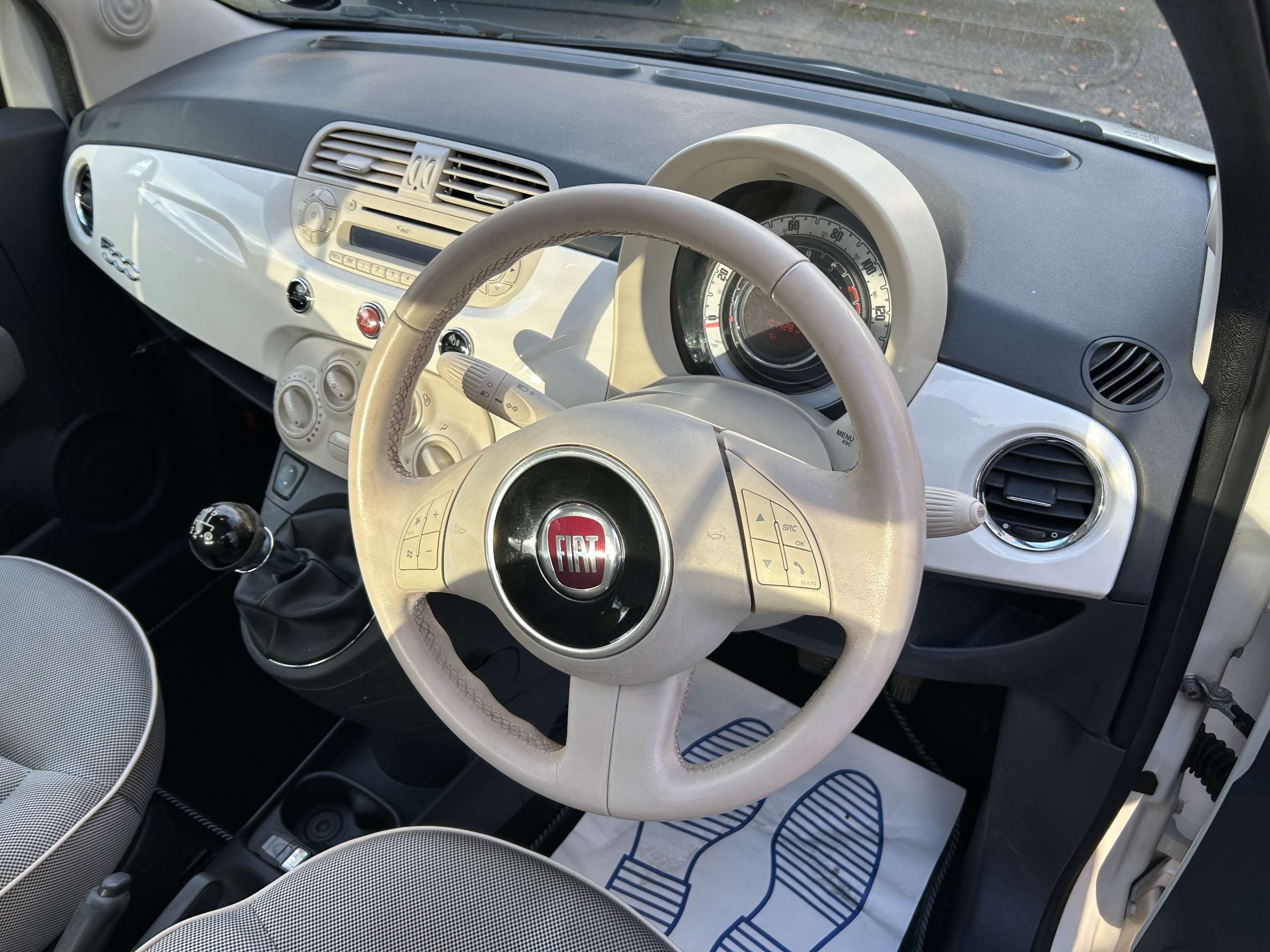 2010 FIAT 500 2010 FIAT 500