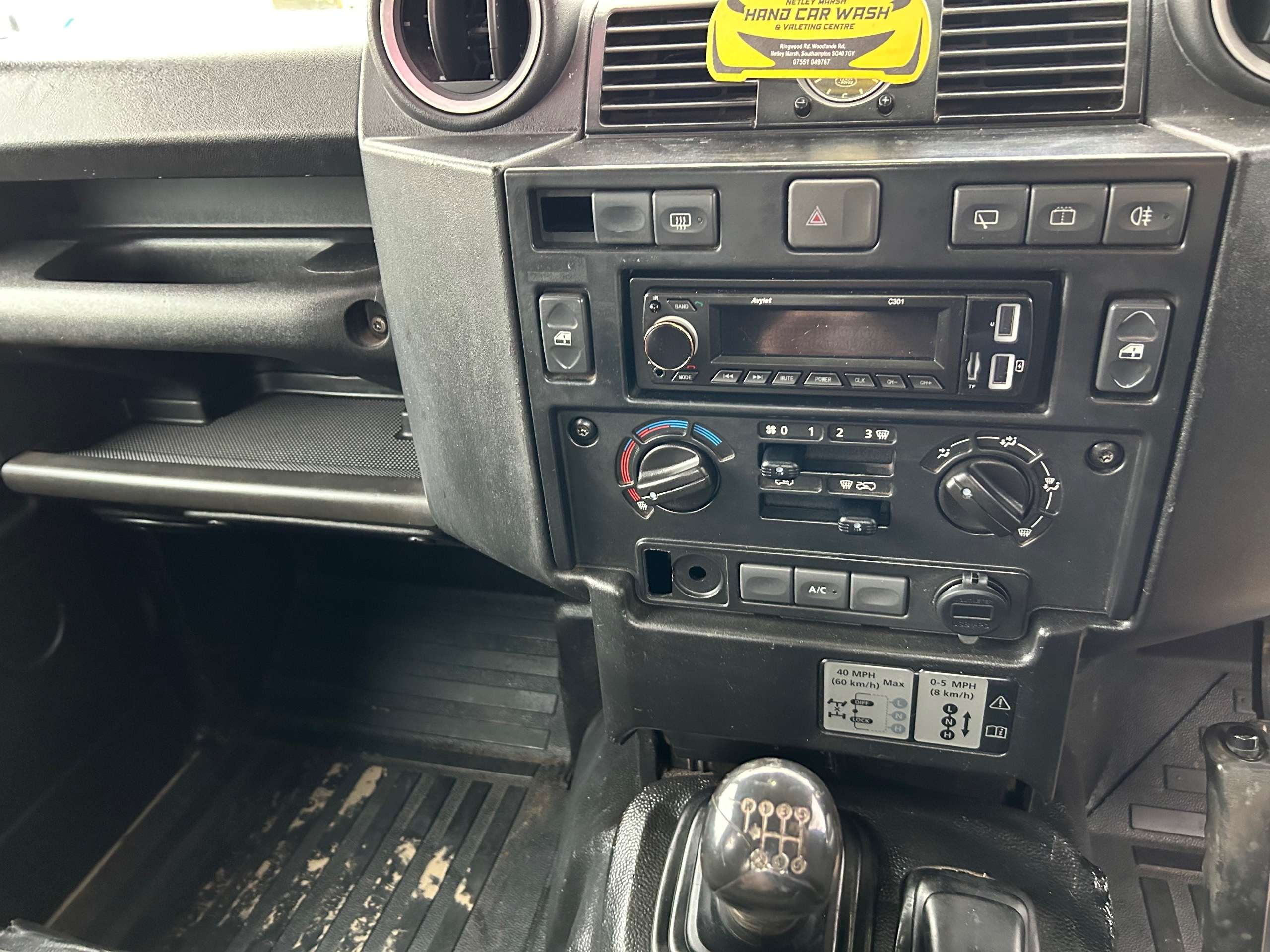 2009 LAND ROVER DEFENDER 2009 LAND ROVER DEFENDER