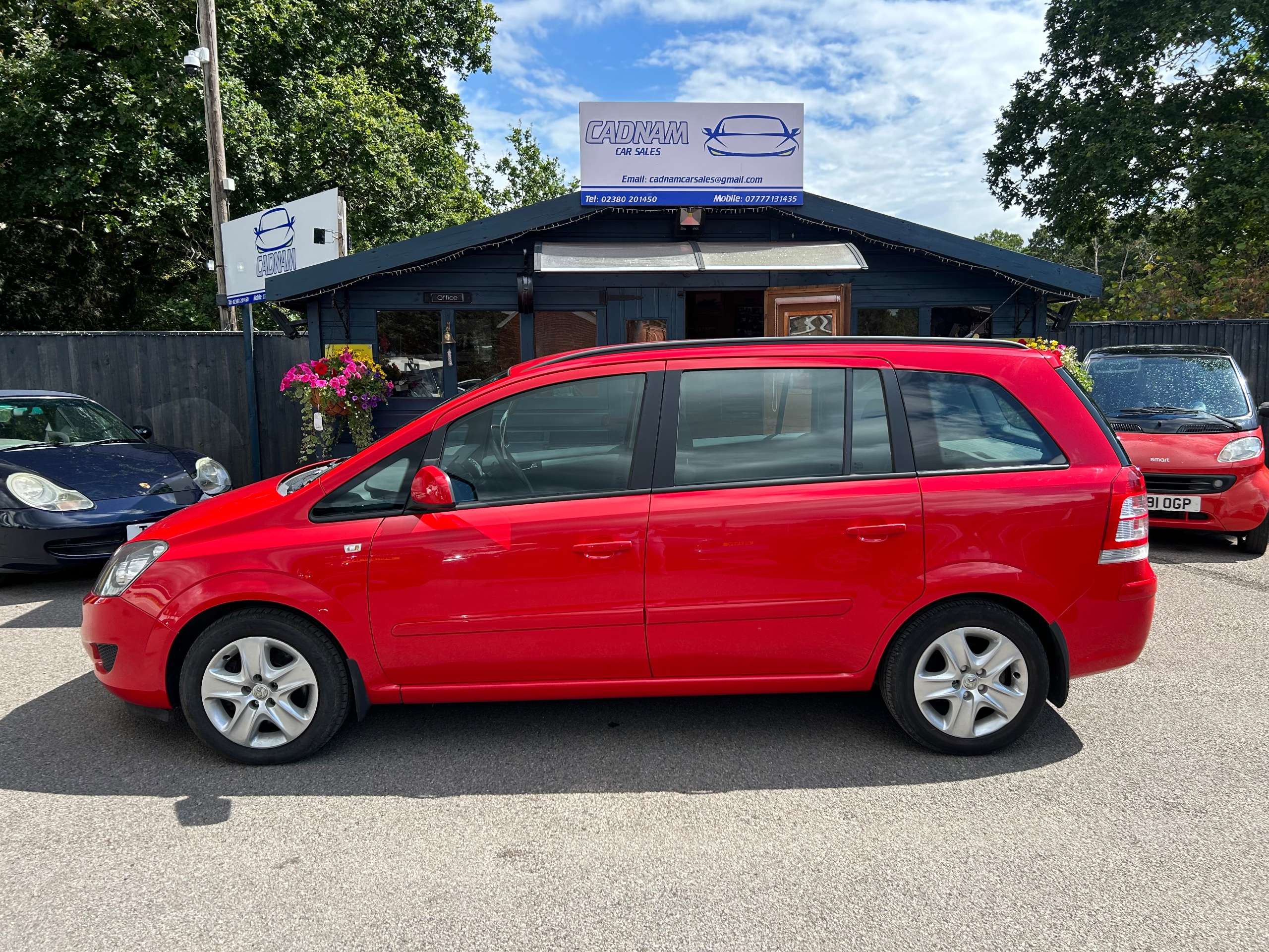 A 2014 VAUXHALL ZAFIRA 1.7 CDTi ecoFLEX Exclusiv MPV 5dr Diesel Manual Euro 5 (SNav) (110 ps) A 2014 VAUXHALL ZAFIRA 1.7 CDTi ecoFLEX Exclusiv MPV 5dr Diesel Manual Euro 5 (SNav) (110 ps)