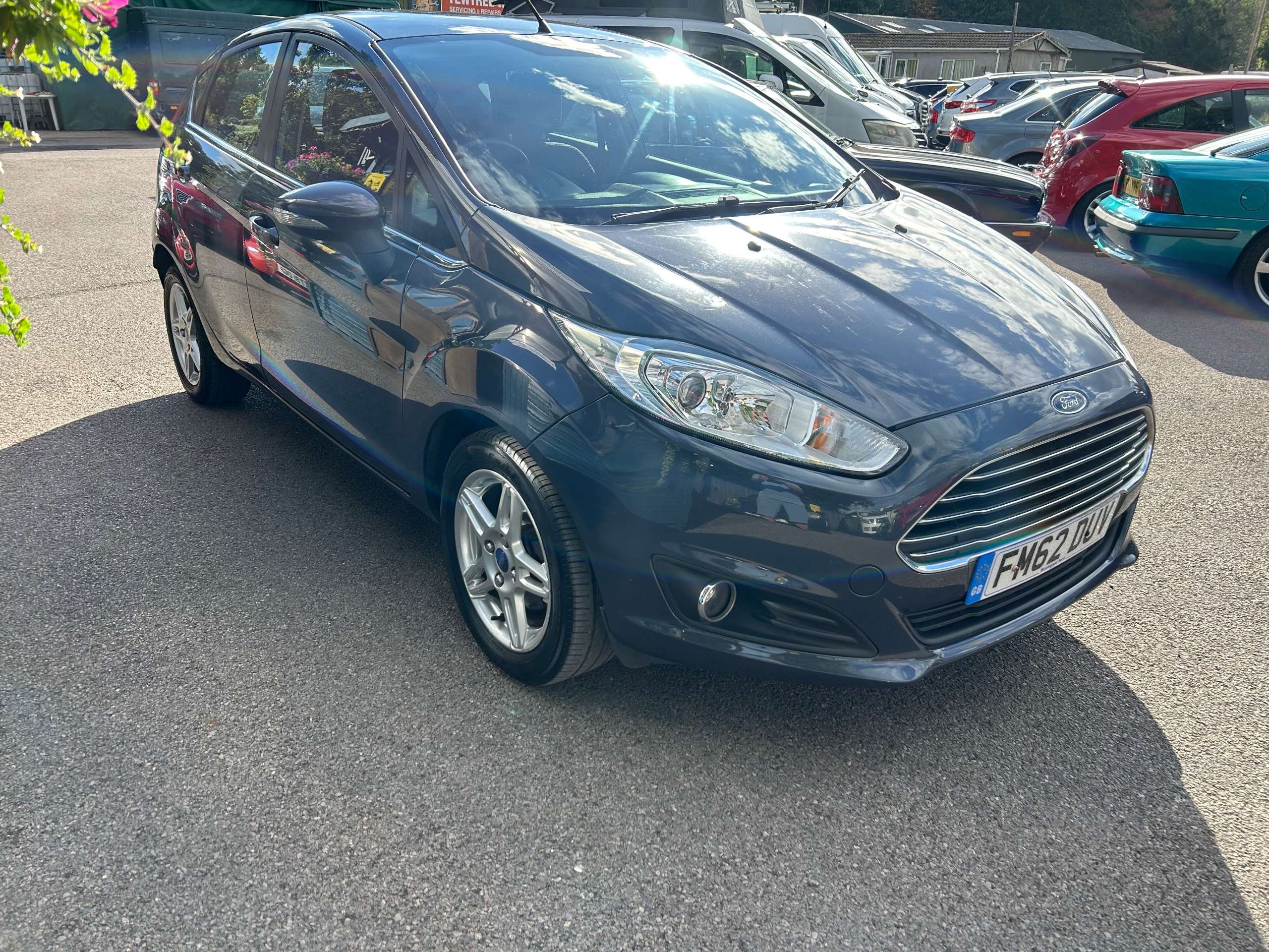 A 2013 FORD FIESTA 1.25 Zetec Hatchback 5dr Petrol Manual Euro 5 (82 ps) A 2013 FORD FIESTA 1.25 Zetec Hatchback 5dr Petrol Manual Euro 5 (82 ps)