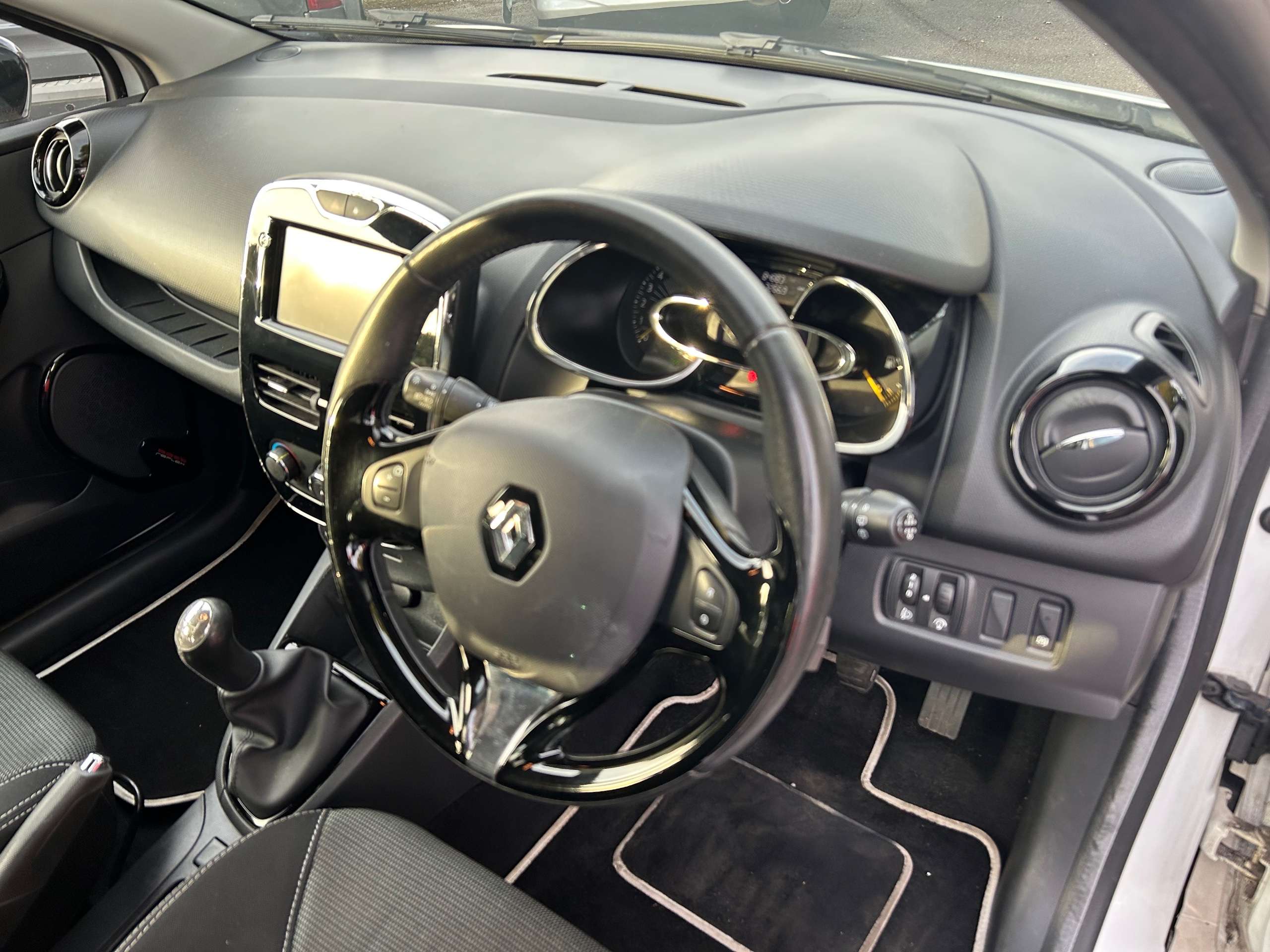 2014 RENAULT CLIO 2014 RENAULT CLIO