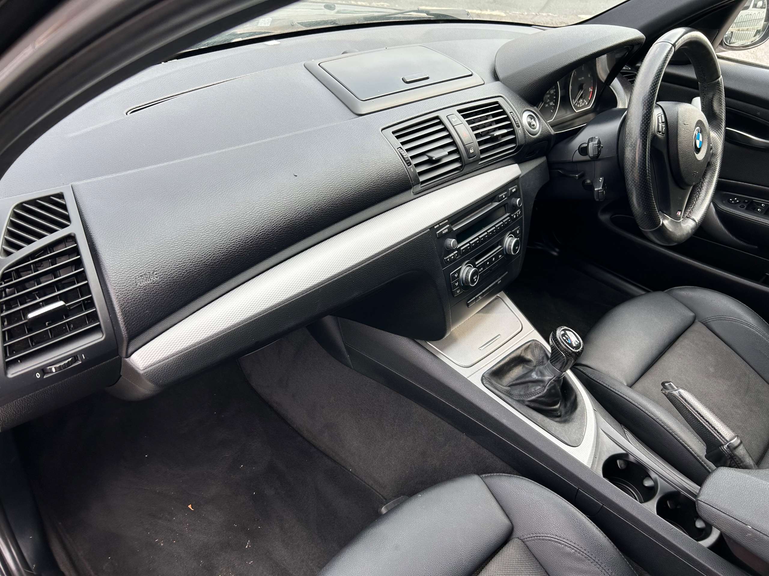 2011 BMW 1 SERIES 2011 BMW 1 SERIES