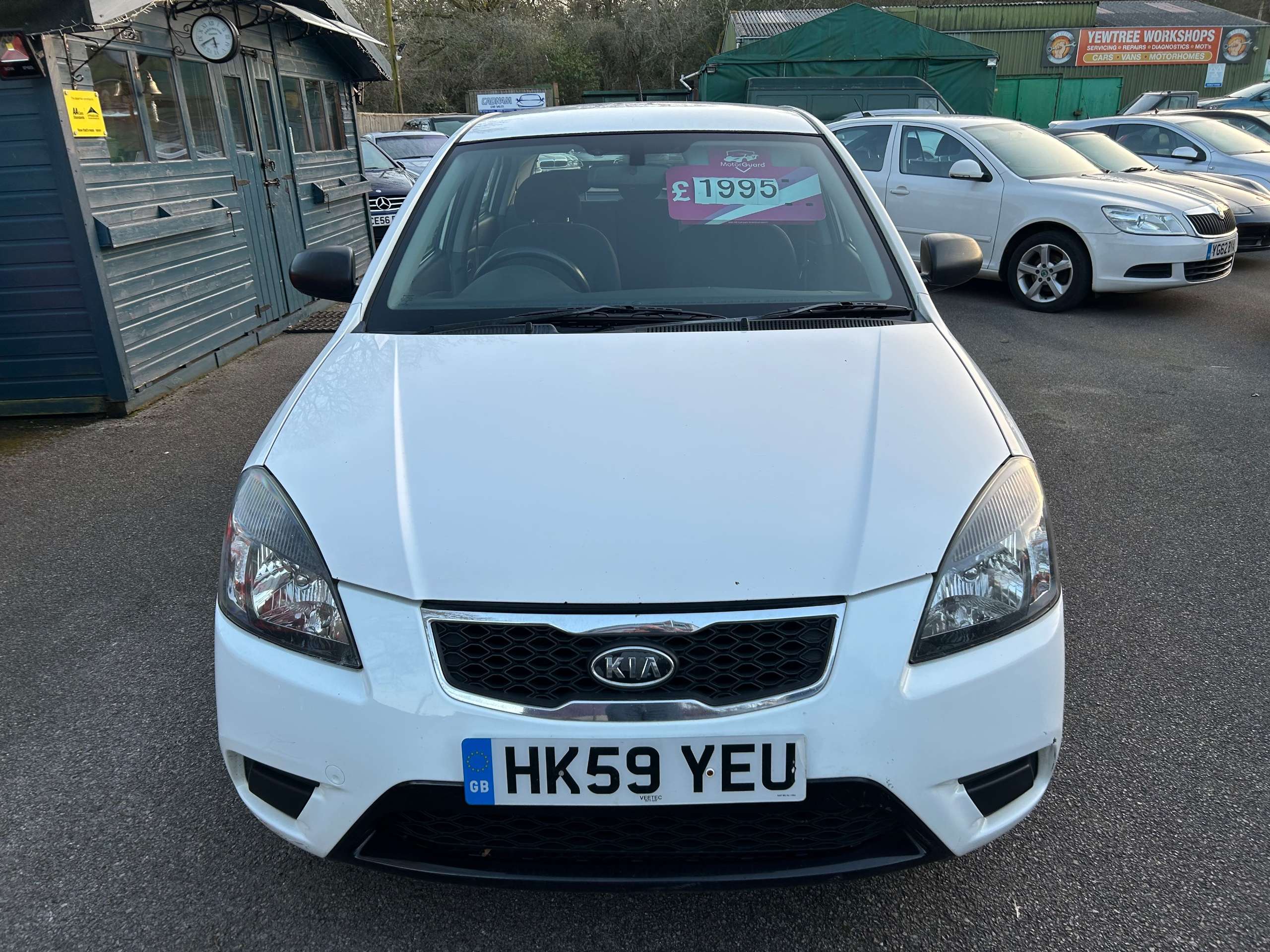 A 2010 KIA RIO 1.5 CRDi 1 Hatchback 5dr Diesel Manual (119 g/km, 108 bhp) A 2010 KIA RIO 1.5 CRDi 1 Hatchback 5dr Diesel Manual (119 g/km, 108 bhp)