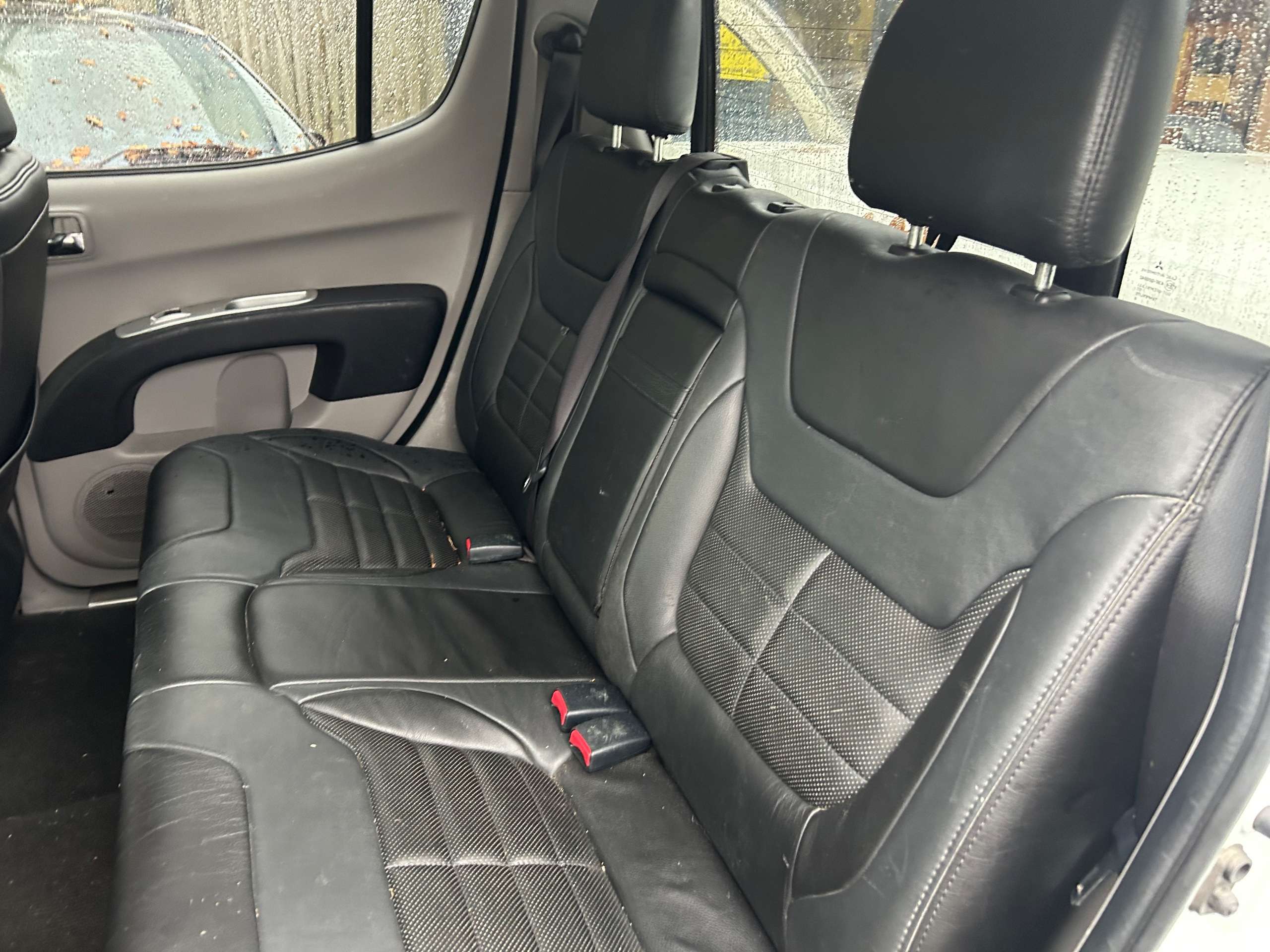 null MITSUBISHI L200 null MITSUBISHI L200