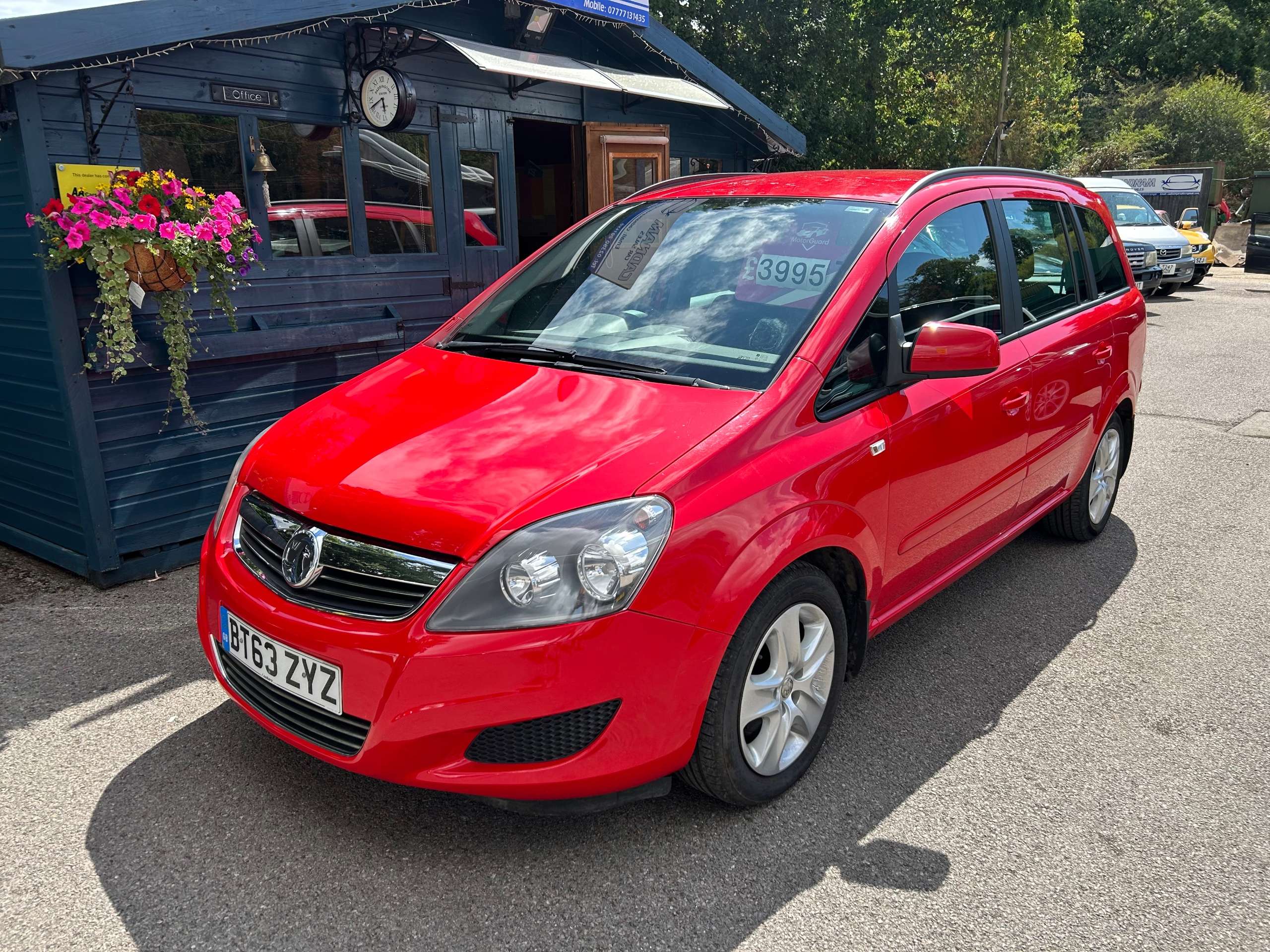A 2014 VAUXHALL ZAFIRA 1.7 CDTi ecoFLEX Exclusiv MPV 5dr Diesel Manual Euro 5 (SNav) (110 ps) A 2014 VAUXHALL ZAFIRA 1.7 CDTi ecoFLEX Exclusiv MPV 5dr Diesel Manual Euro 5 (SNav) (110 ps)