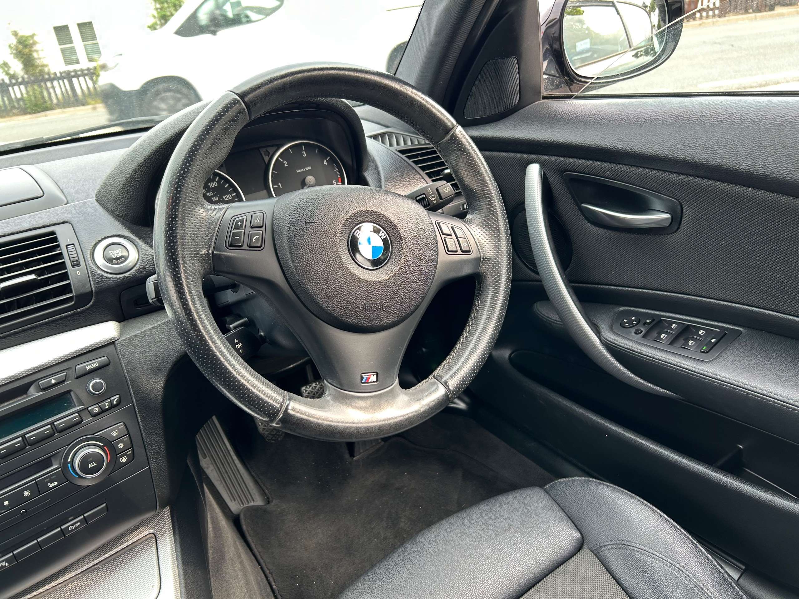 2011 BMW 1 SERIES 2011 BMW 1 SERIES
