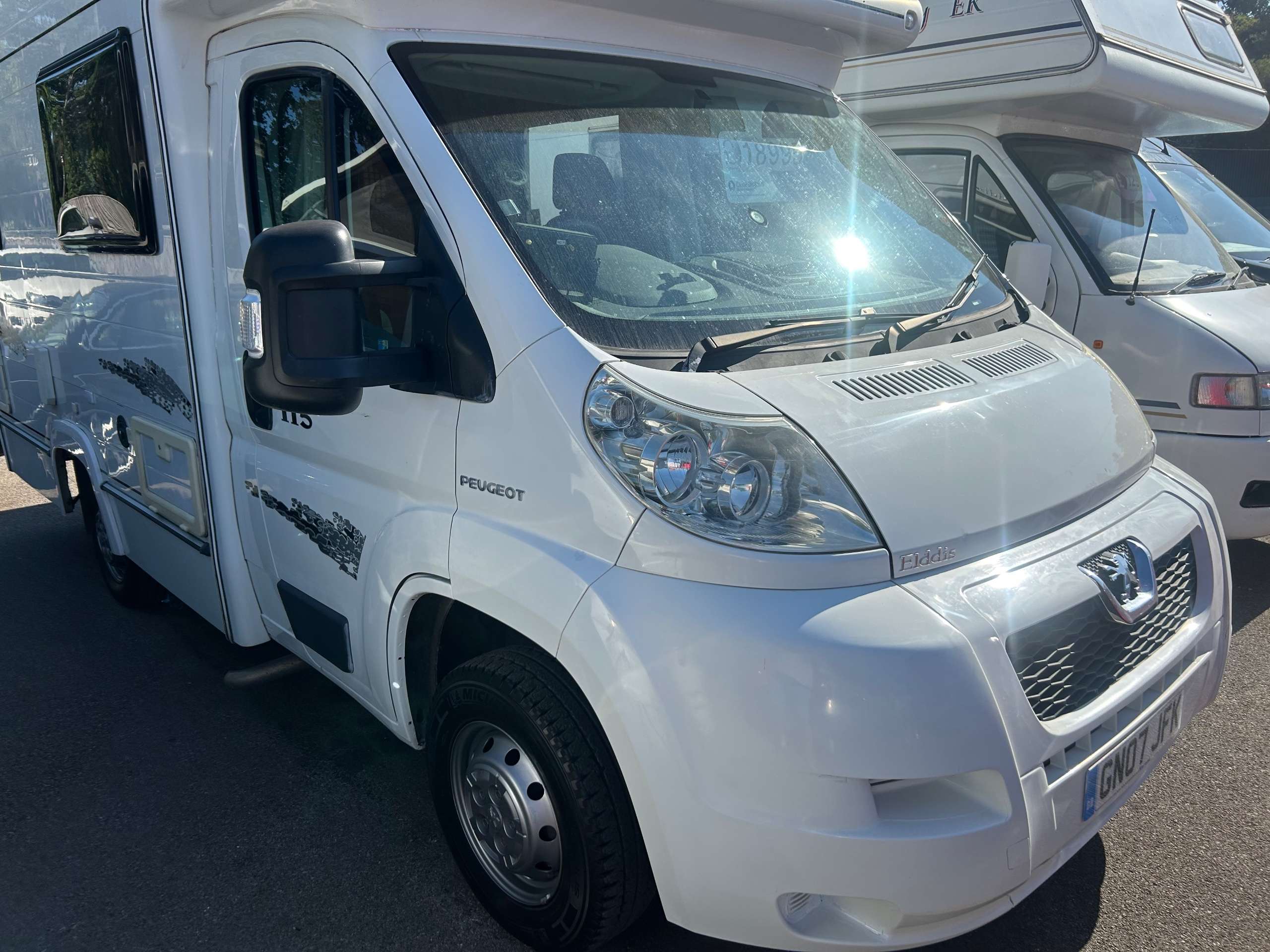 A 2007 PEUGEOT BOXER 2.2 HDi 330 Chassis Cab 2dr Diesel Manual FWD L1 (100 bhp) A 2007 PEUGEOT BOXER 2.2 HDi 330 Chassis Cab 2dr Diesel Manual FWD L1 (100 bhp)