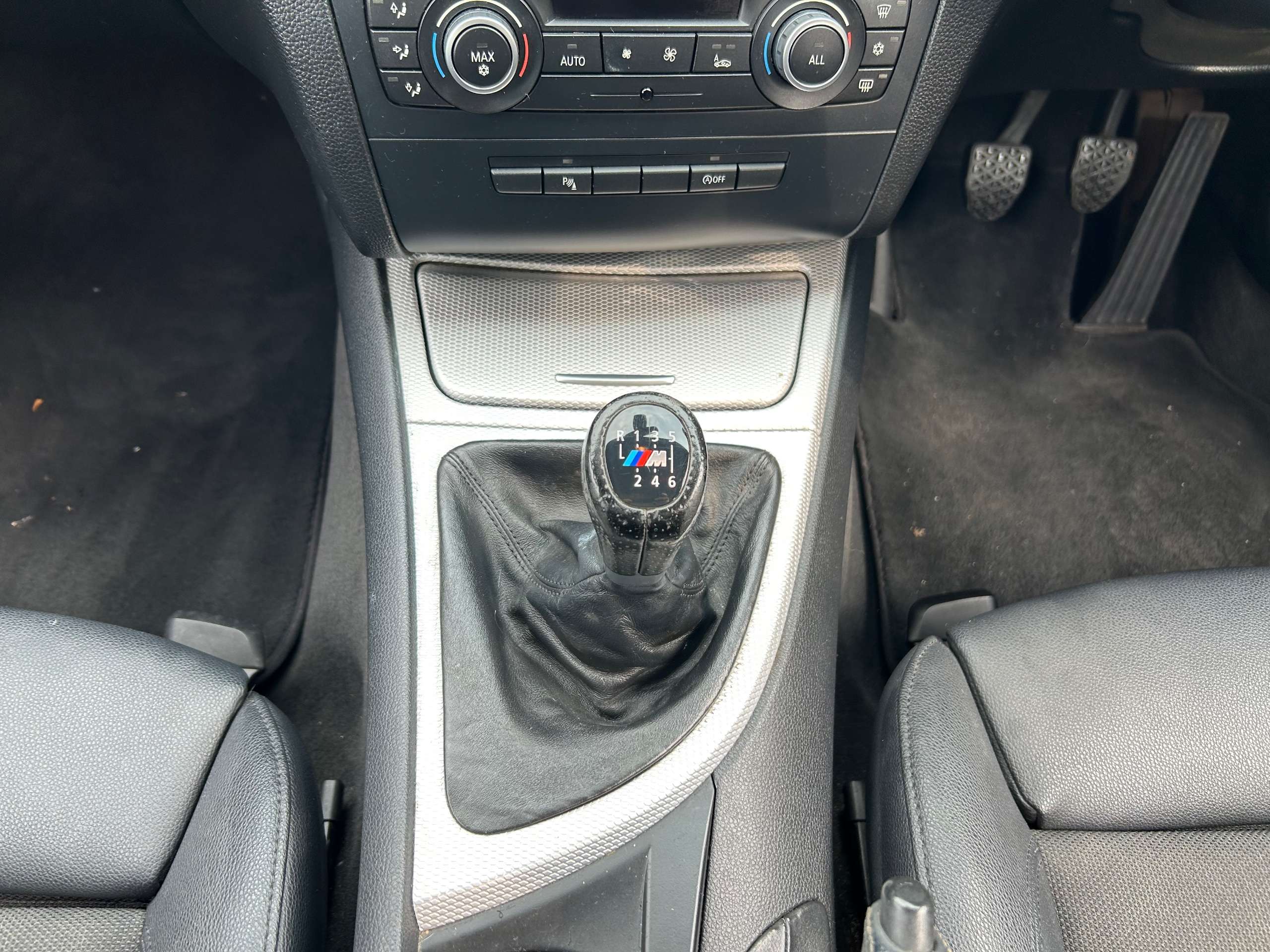 2011 BMW 1 SERIES 2011 BMW 1 SERIES
