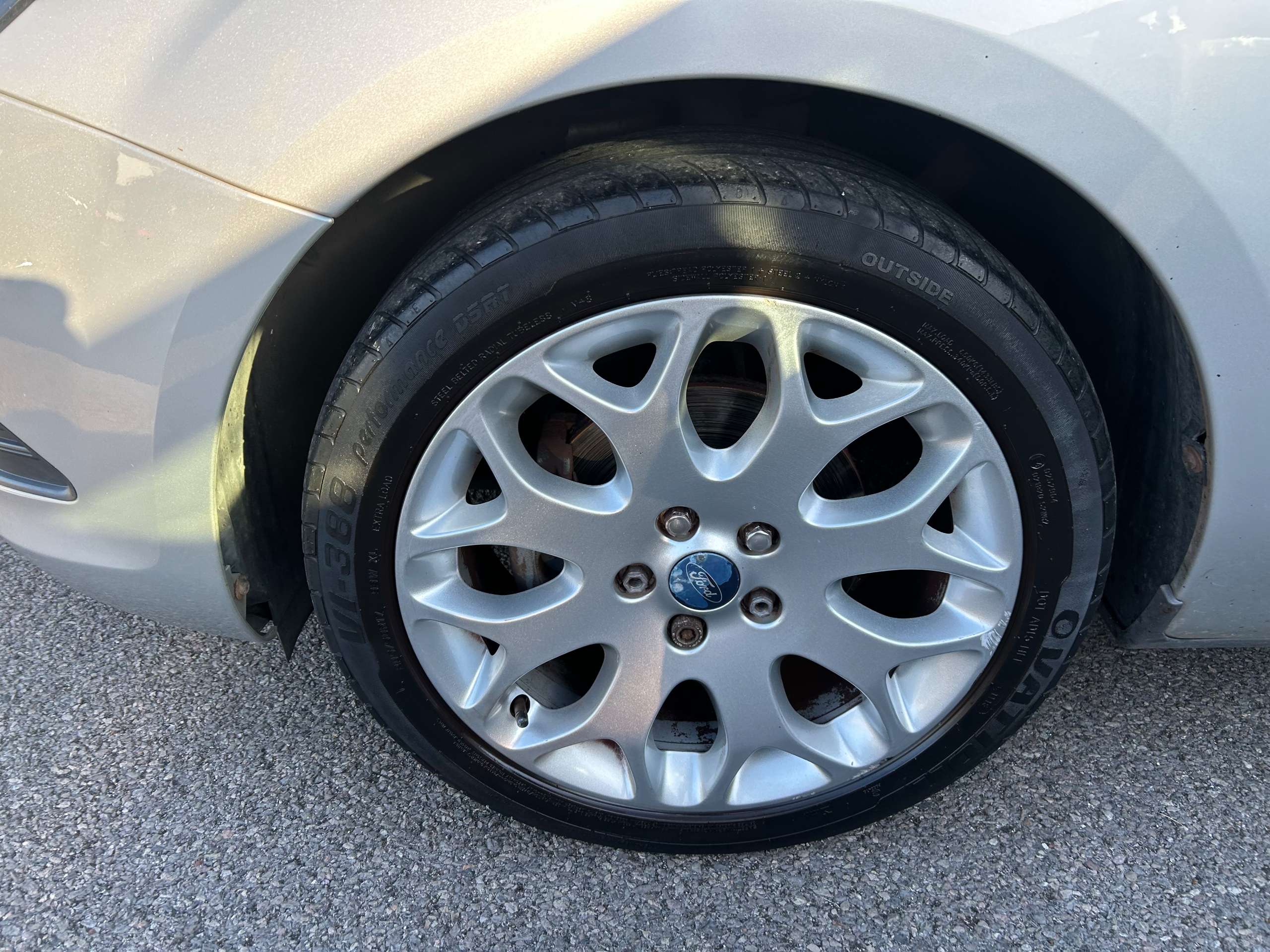 A 2010 FORD FOCUS 1.6 Zetec Hatchback 5dr Petrol Manual (161 g/km, 99 bhp) A 2010 FORD FOCUS 1.6 Zetec Hatchback 5dr Petrol Manual (161 g/km, 99 bhp)