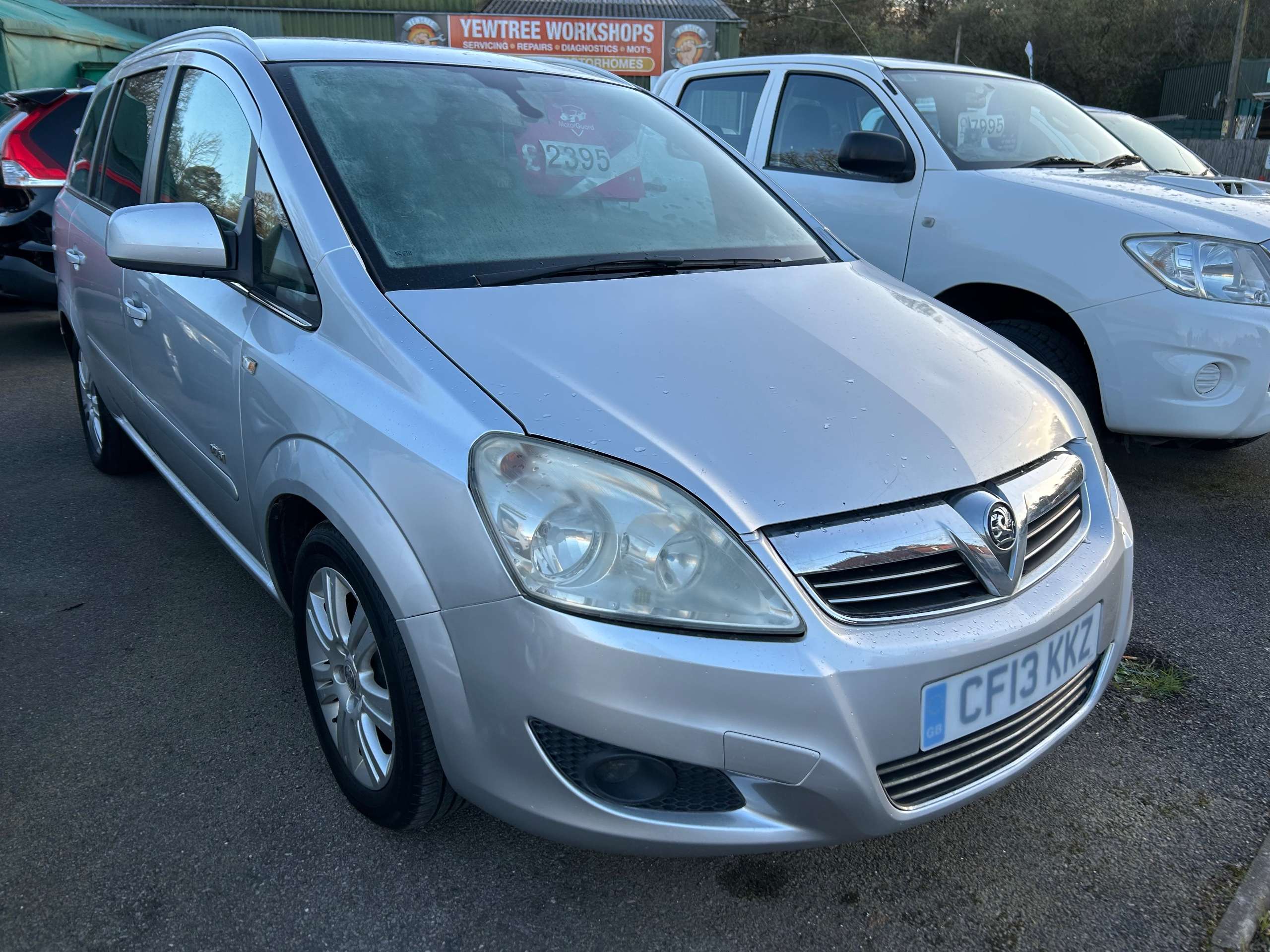 A 2013 VAUXHALL ZAFIRA 1.7 CDTi ecoFLEX Design MPV 5dr Diesel Manual Euro 5 (SNav) (110 ps) A 2013 VAUXHALL ZAFIRA 1.7 CDTi ecoFLEX Design MPV 5dr Diesel Manual Euro 5 (SNav) (110 ps)
