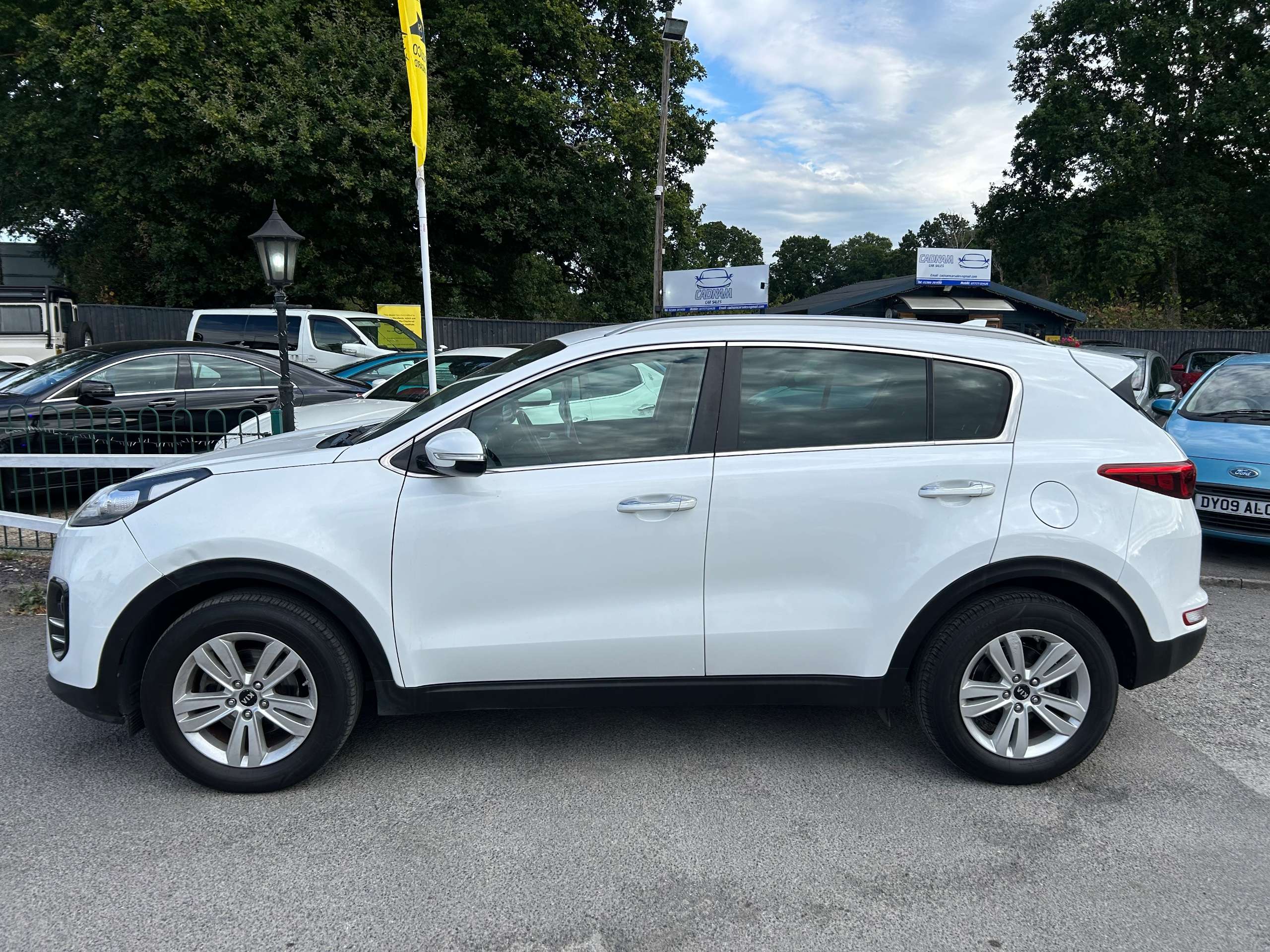 A 2017 KIA SPORTAGE 1.7 CRDi 2 SUV 5dr Diesel Manual Euro 6 (s/s) (114 bhp) A 2017 KIA SPORTAGE 1.7 CRDi 2 SUV 5dr Diesel Manual Euro 6 (s/s) (114 bhp)