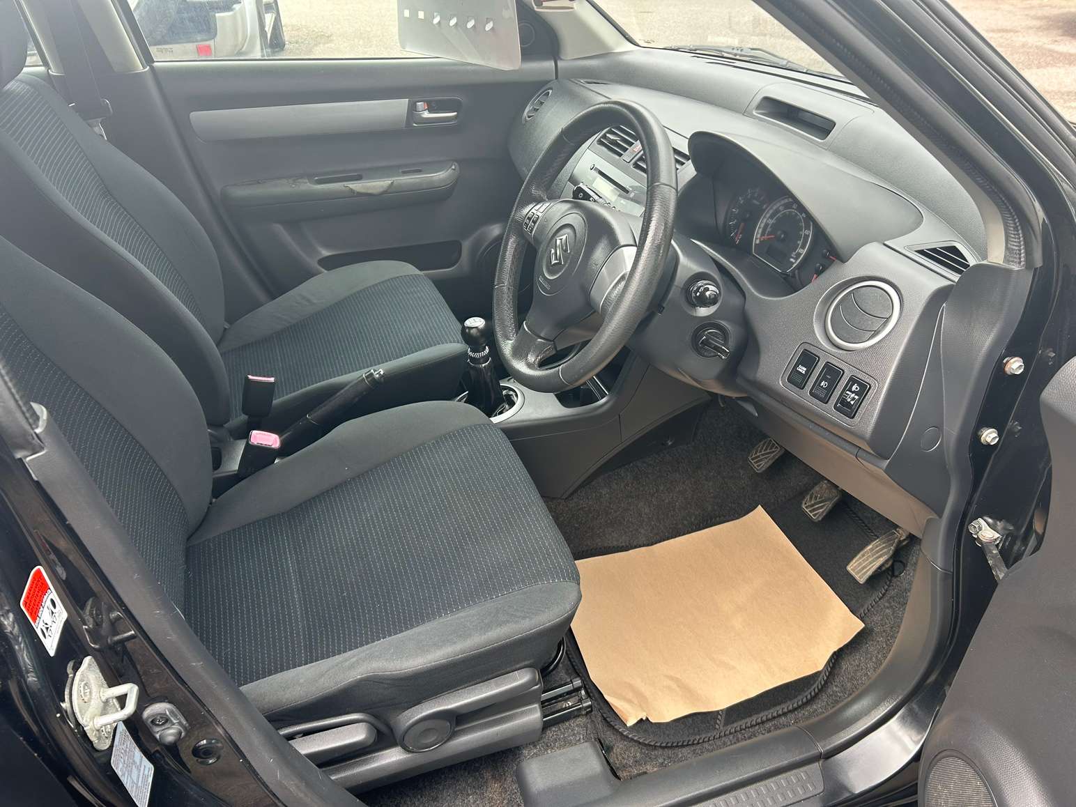 2009 SUZUKI SWIFT 2009 SUZUKI SWIFT