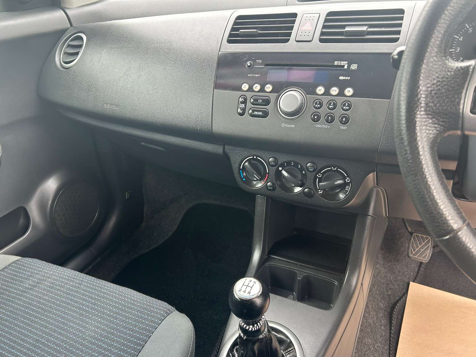 2009 SUZUKI SWIFT 2009 SUZUKI SWIFT