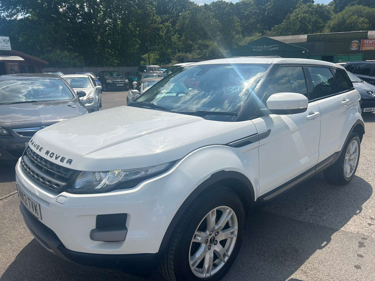A 2012 LAND ROVER RANGE ROVER EVOQUE 2.2 eD4 Pure A 2012 LAND ROVER RANGE ROVER EVOQUE 2.2 eD4 Pure